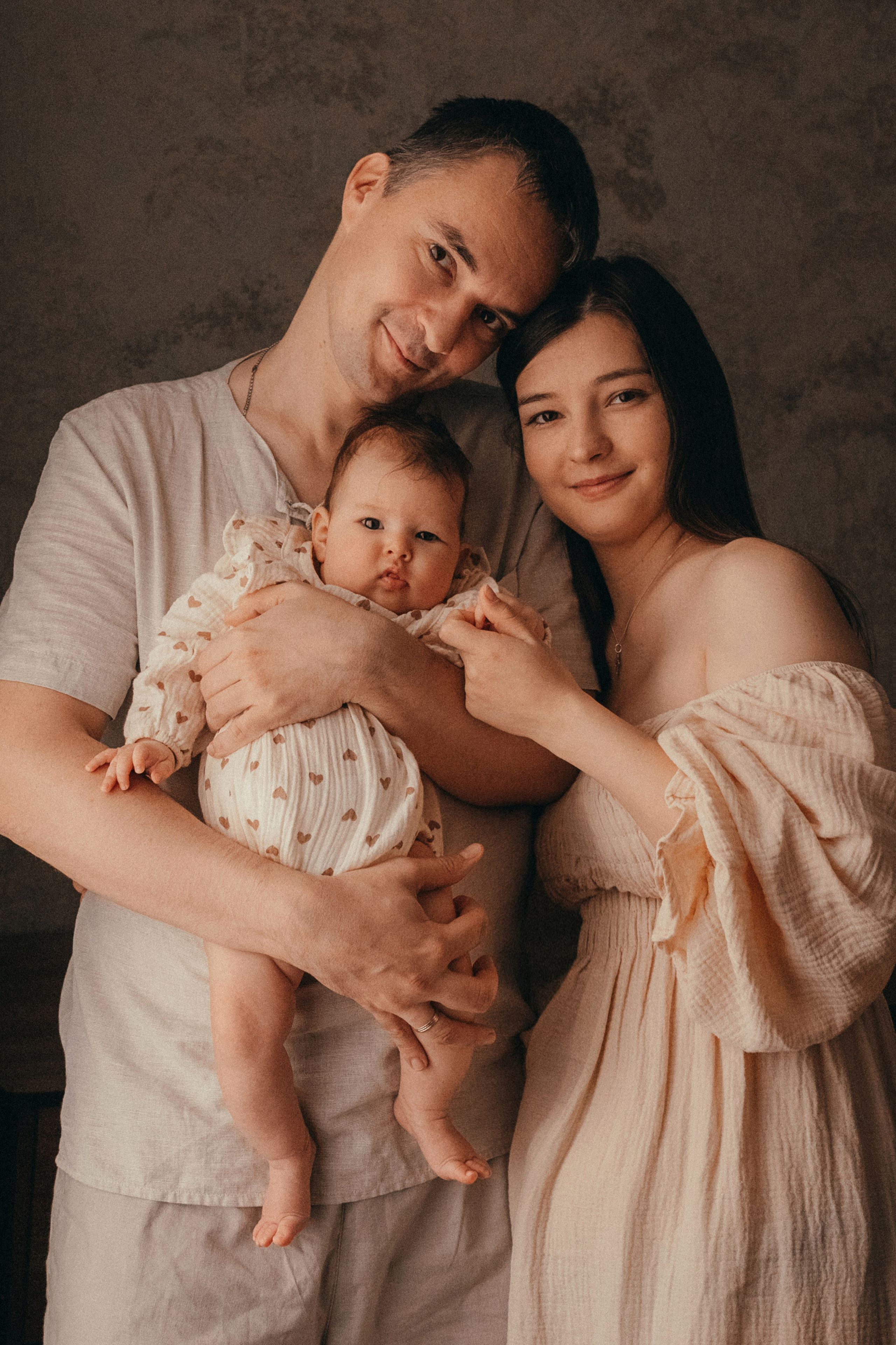 Виктор, Настя и Василиса. Семейный фотограф • Домашние съемки в Нижнем Новгороде
