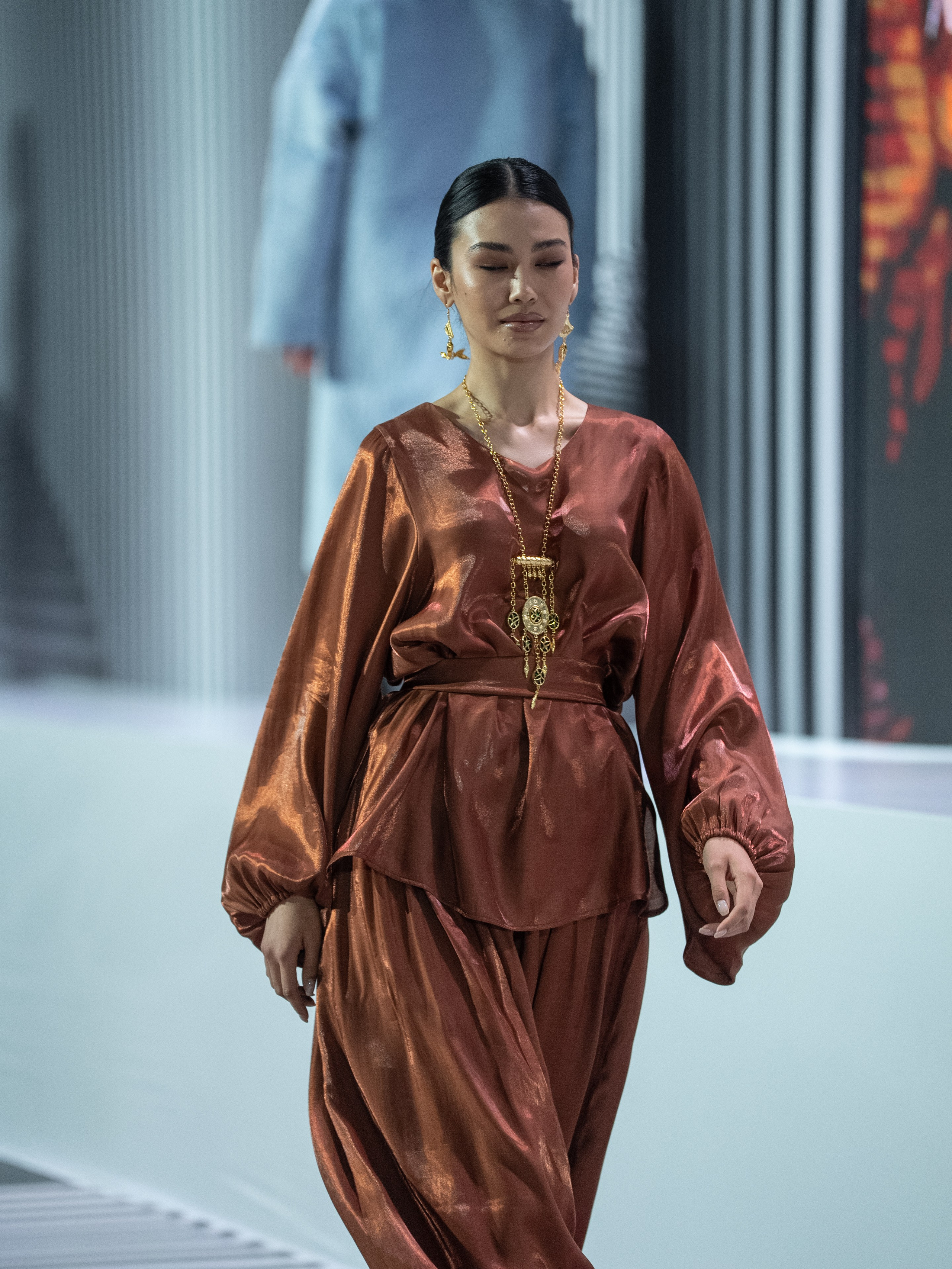 Brand AINASH QARA. Сайт Алматинского НЮ АРТ, будуар и фэшн фотографа Дениса Карпенко