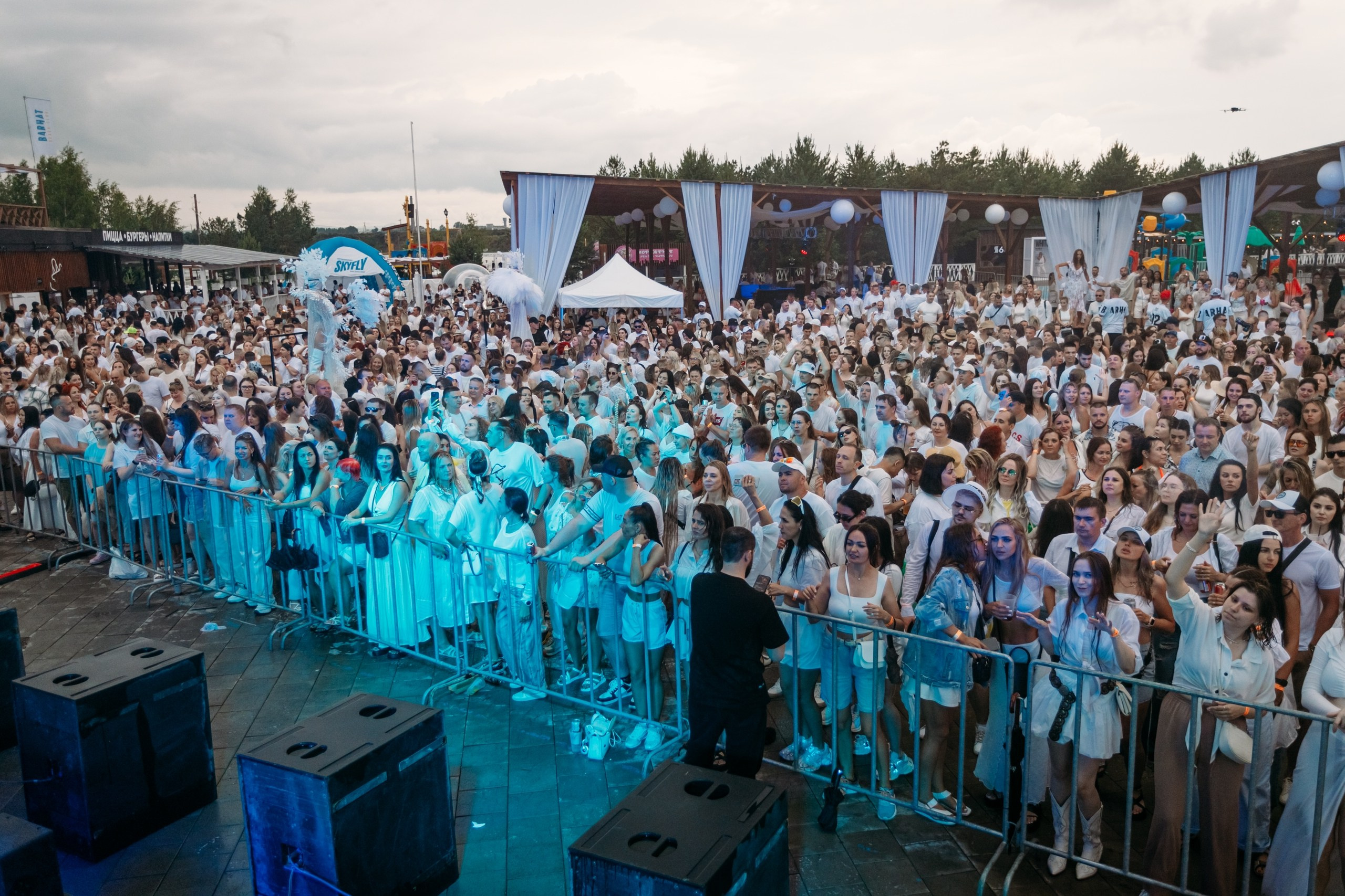 White Party @ Бархат парк. Репортажный фотограф Максим Полянский. Москва, Санкт-Петербург, Красноярск
