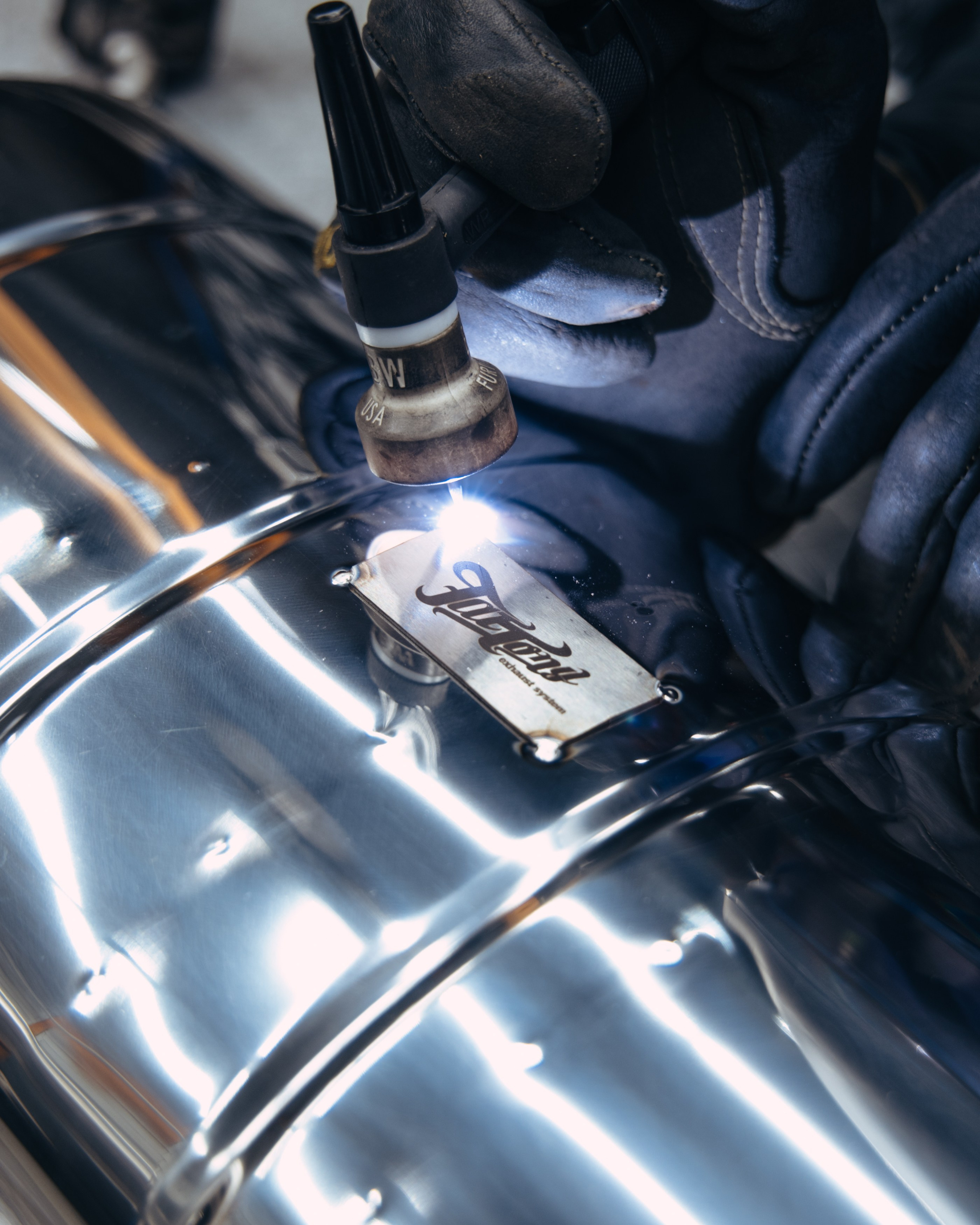 BMW 440i оклейка в зеленый, выхлоп, установка карбонового обвеса, окрас суппортов. DeLorein