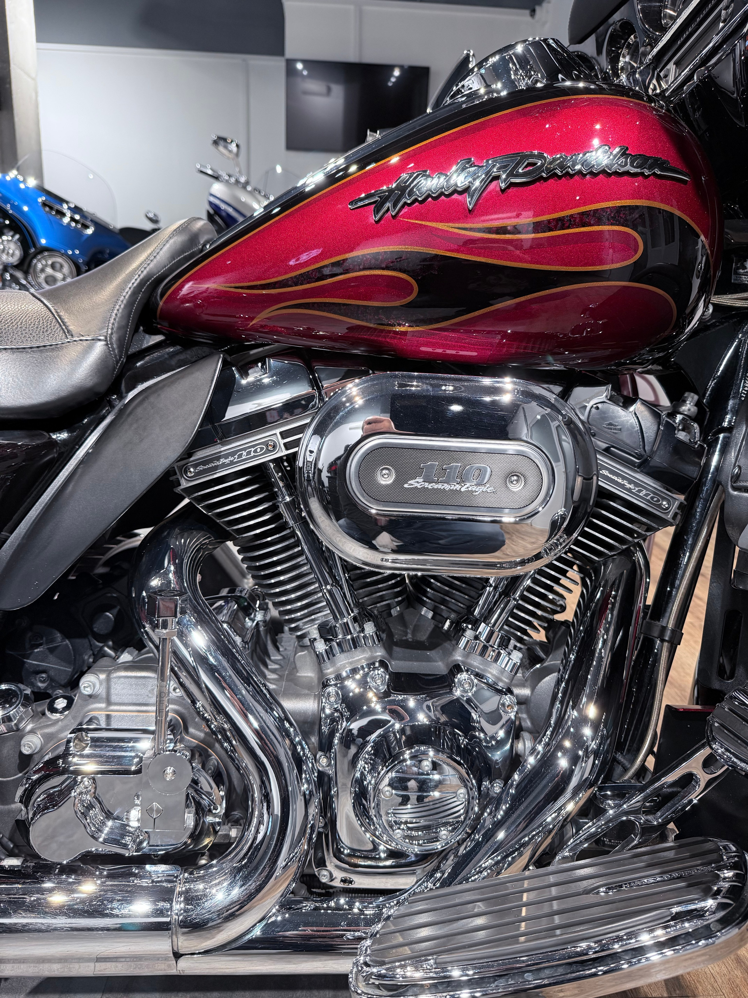 CVO Limited 110 (Exclusive Black Ember & Rio Red). Hello Davidson, Москва. Только хорошие мотоциклы…