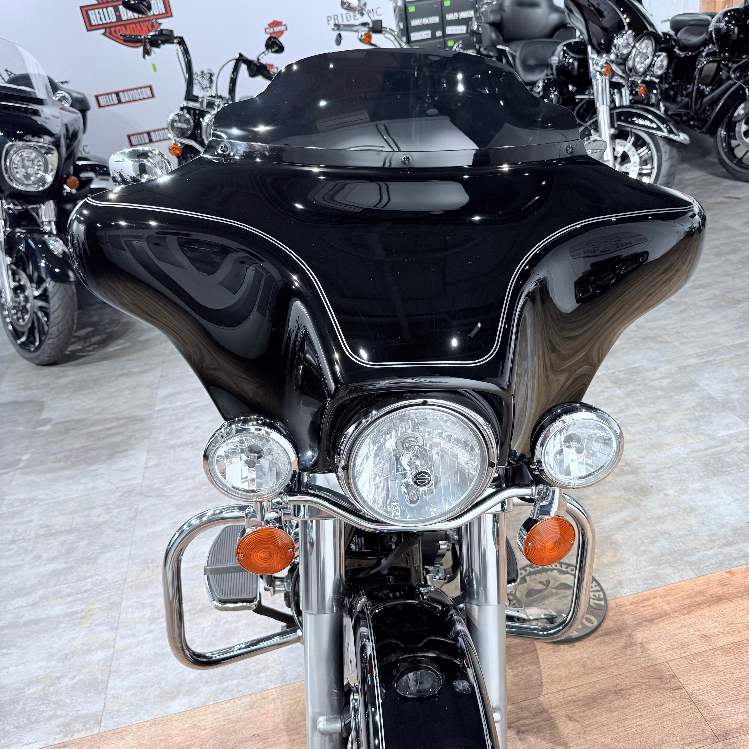 2010 Street Glide АВS Vivid Вlаck. Hello Davidson, Москва. Только хорошие мотоциклы…