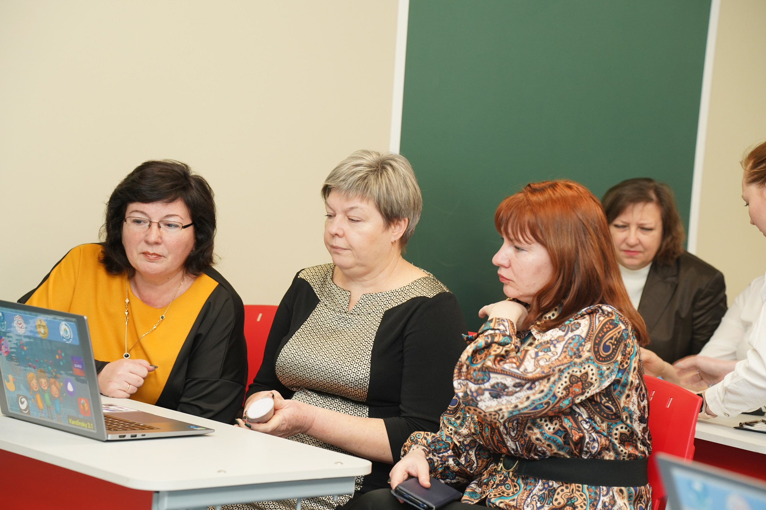 49 сад. MEMENTO.Выпускные альбомы, школьные, юбилейные и другие книги. Ростов-на-Дону