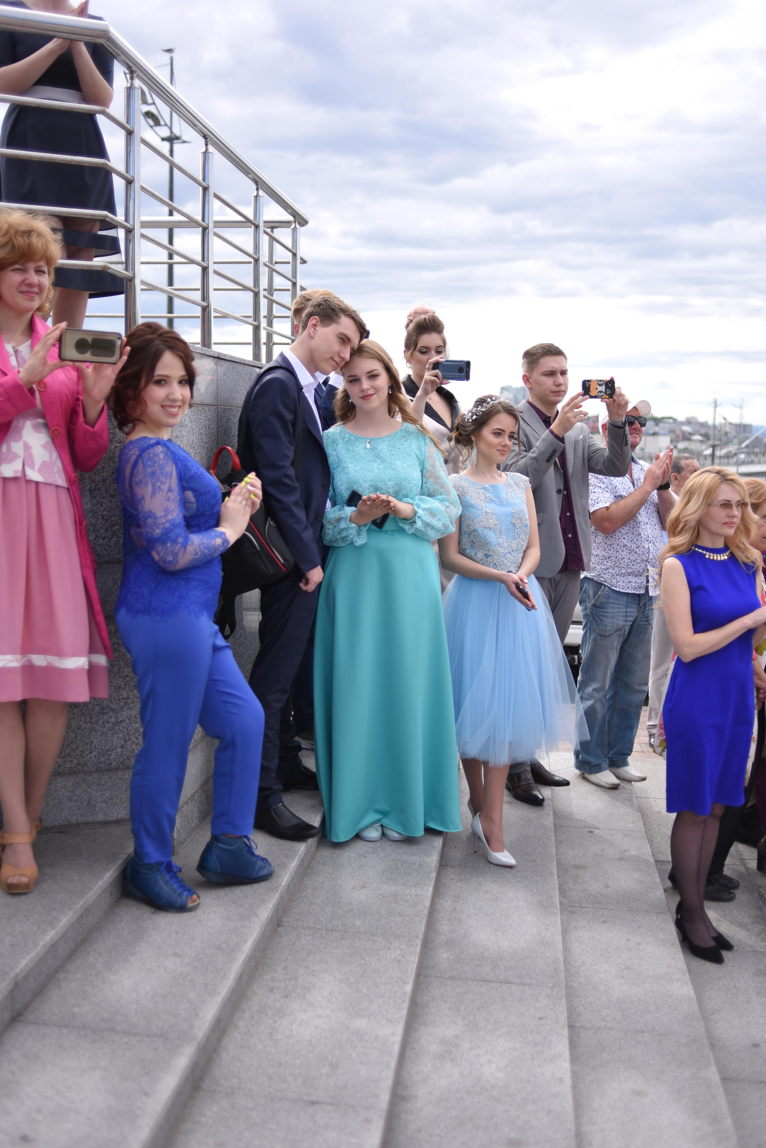 Выпускной Школа имени Дубинина. Свадебный фотограф Елена Рякина