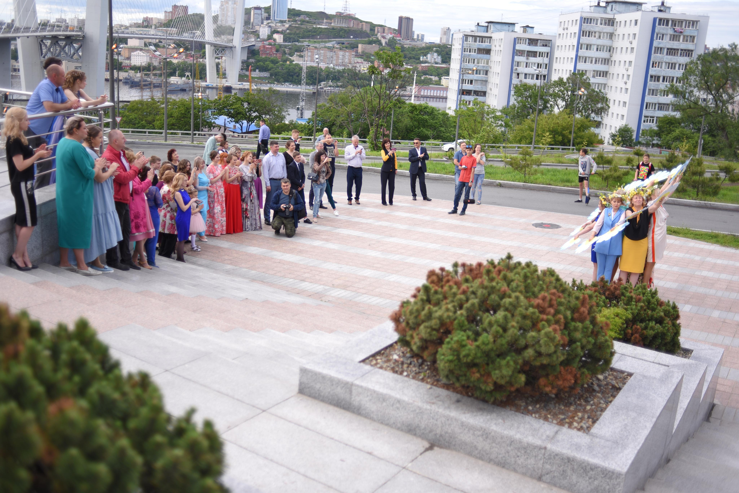 Выпускной Школа имени Дубинина. Свадебный фотограф Елена Рякина