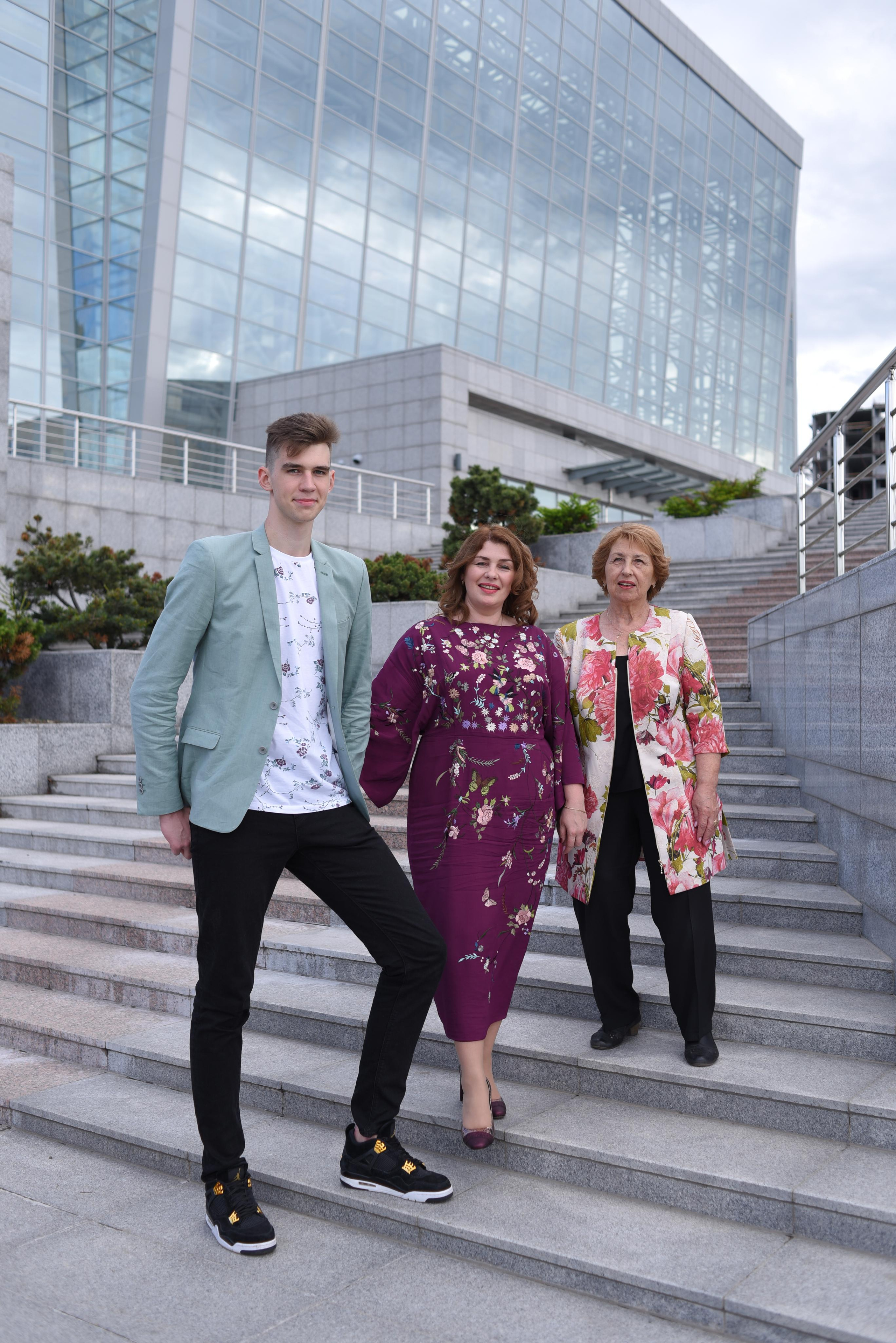 Выпускной Школа имени Дубинина. Свадебный фотограф Елена Рякина