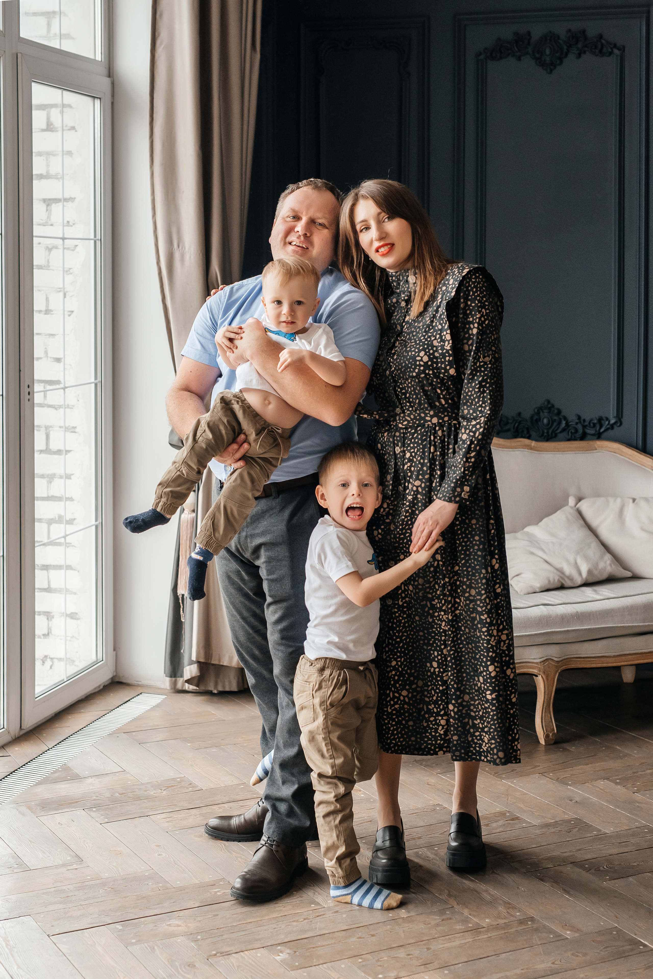 Семейная съемка в студии стиля борокко. Свадебный фотограф Елена Рякина