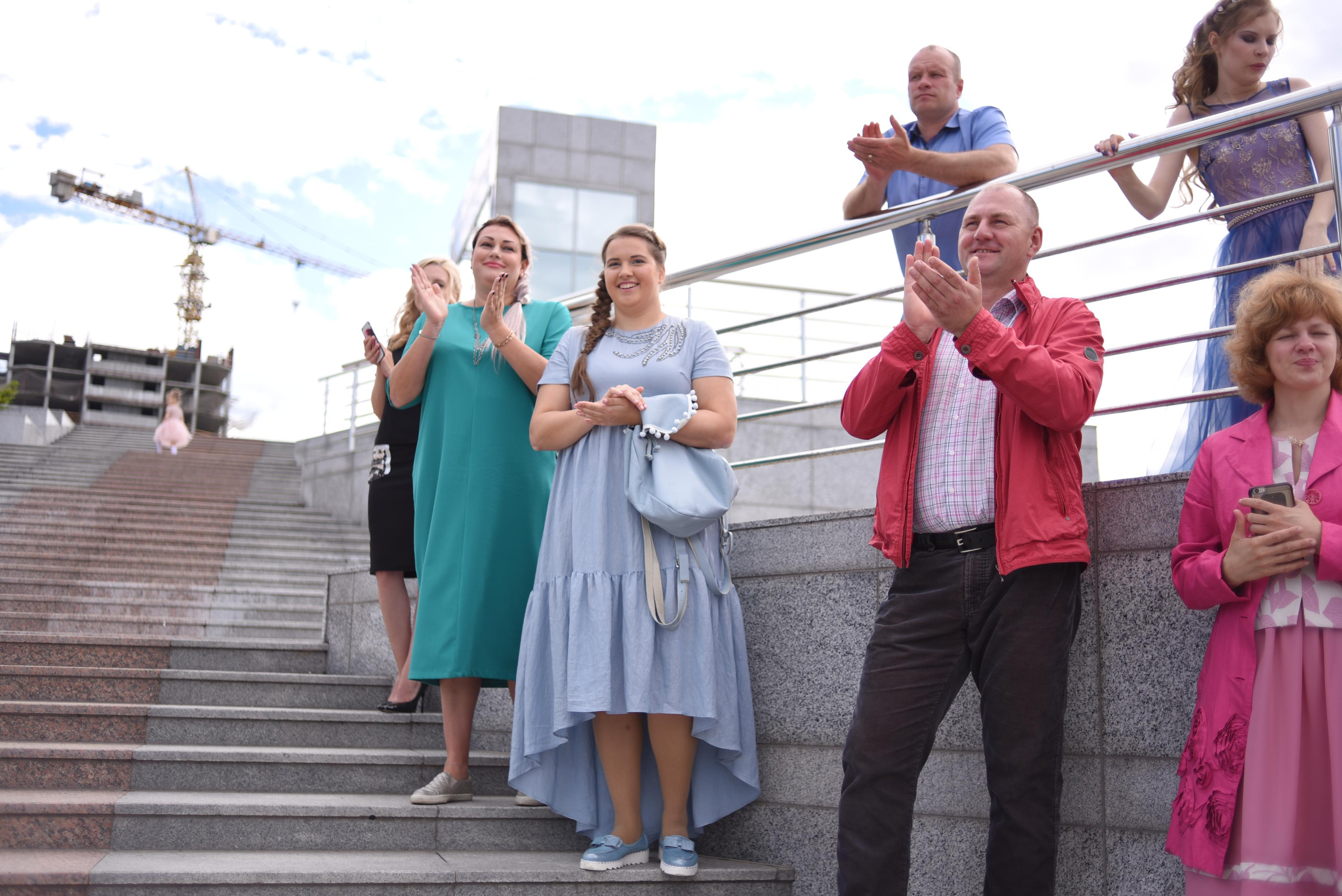 Выпускной Школа имени Дубинина. Свадебный фотограф Елена Рякина