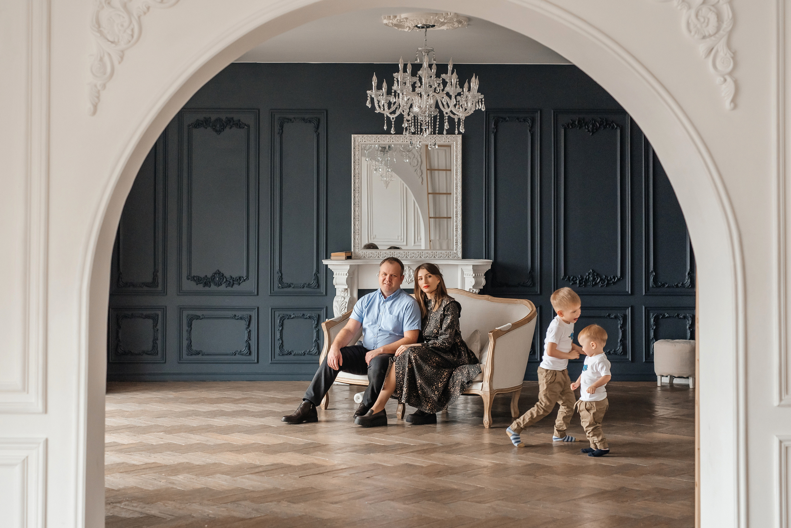 Семейная съемка в студии стиля борокко. Свадебный фотограф Елена Рякина