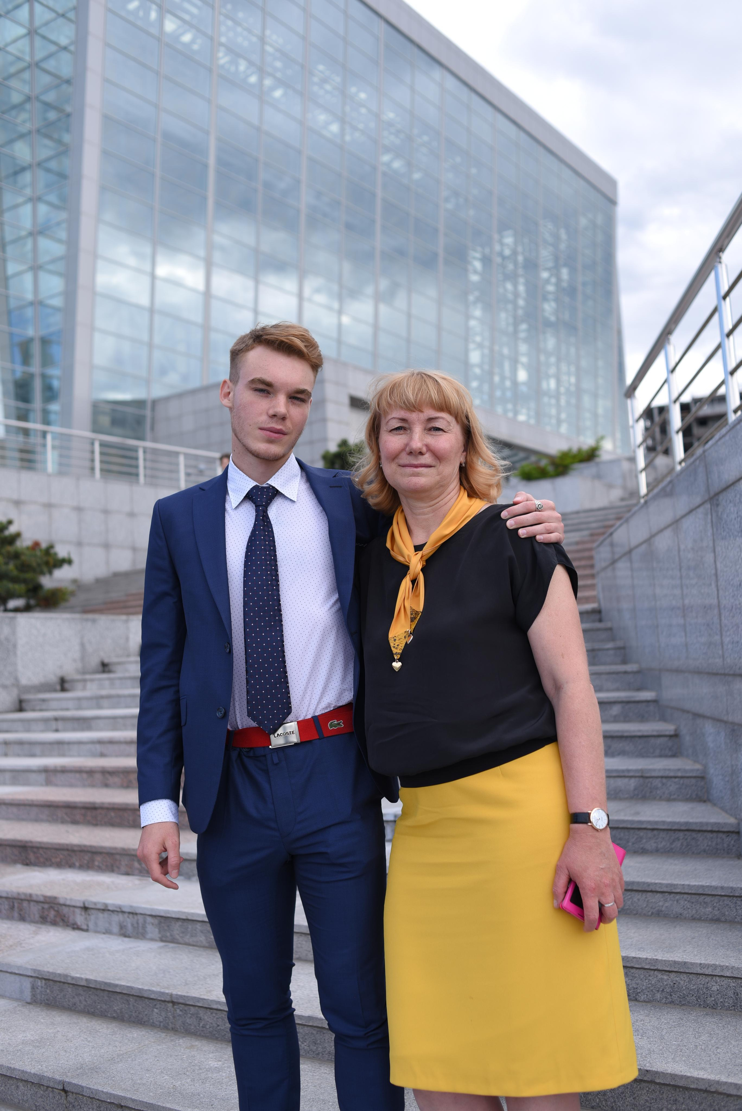 Выпускной Школа имени Дубинина. Свадебный фотограф Елена Рякина