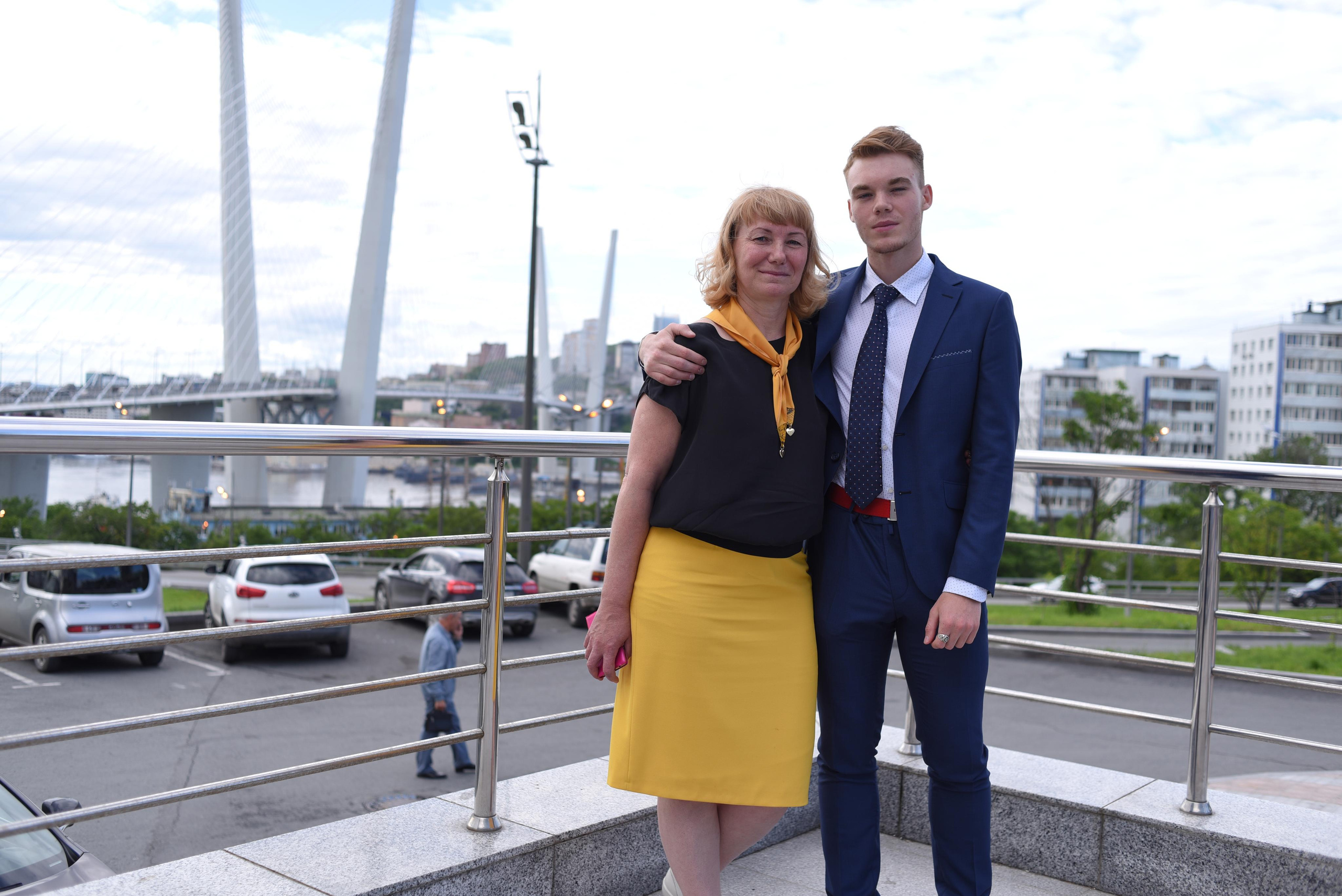 Выпускной Школа имени Дубинина. Свадебный фотограф Елена Рякина