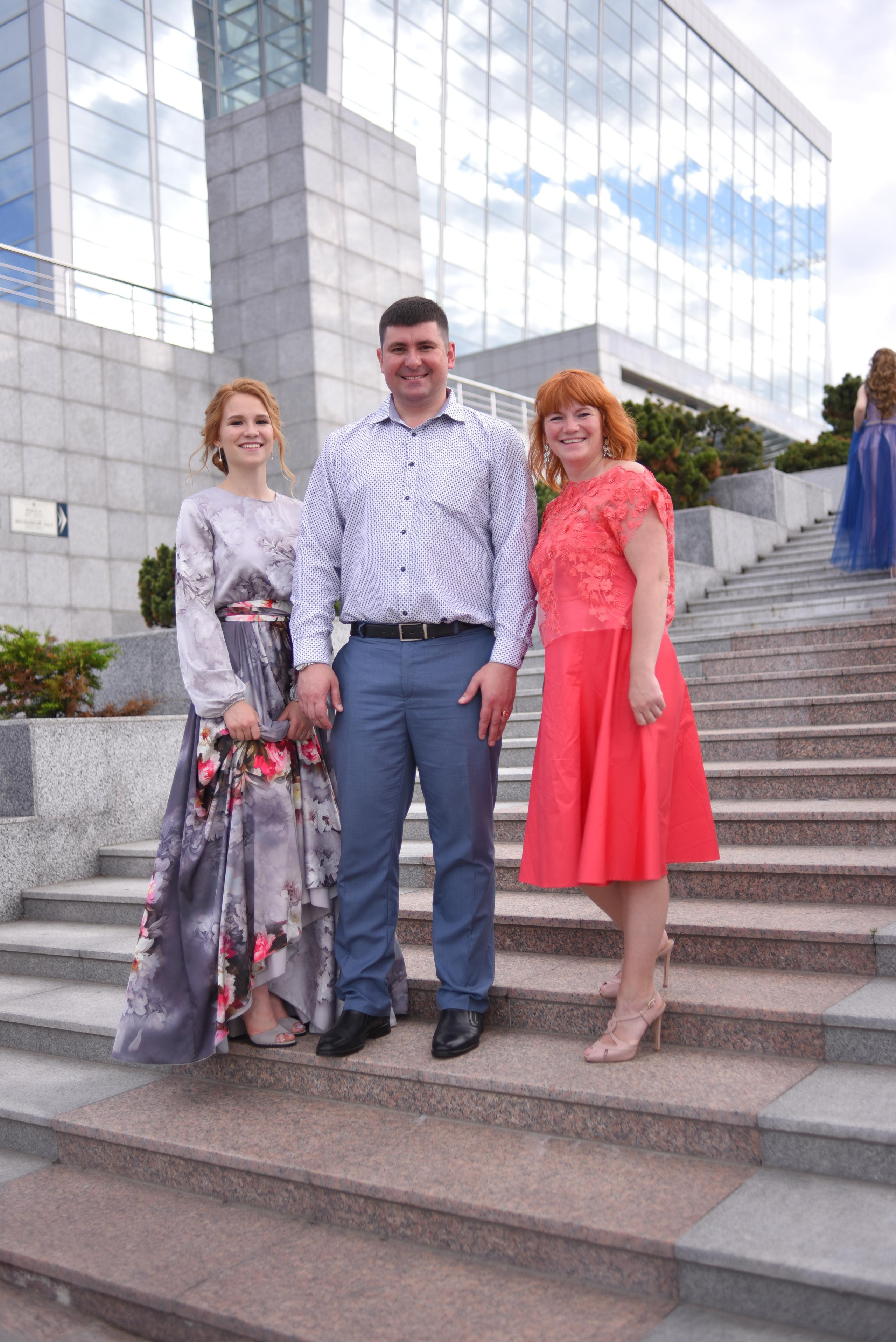 Выпускной Школа имени Дубинина. Свадебный фотограф Елена Рякина