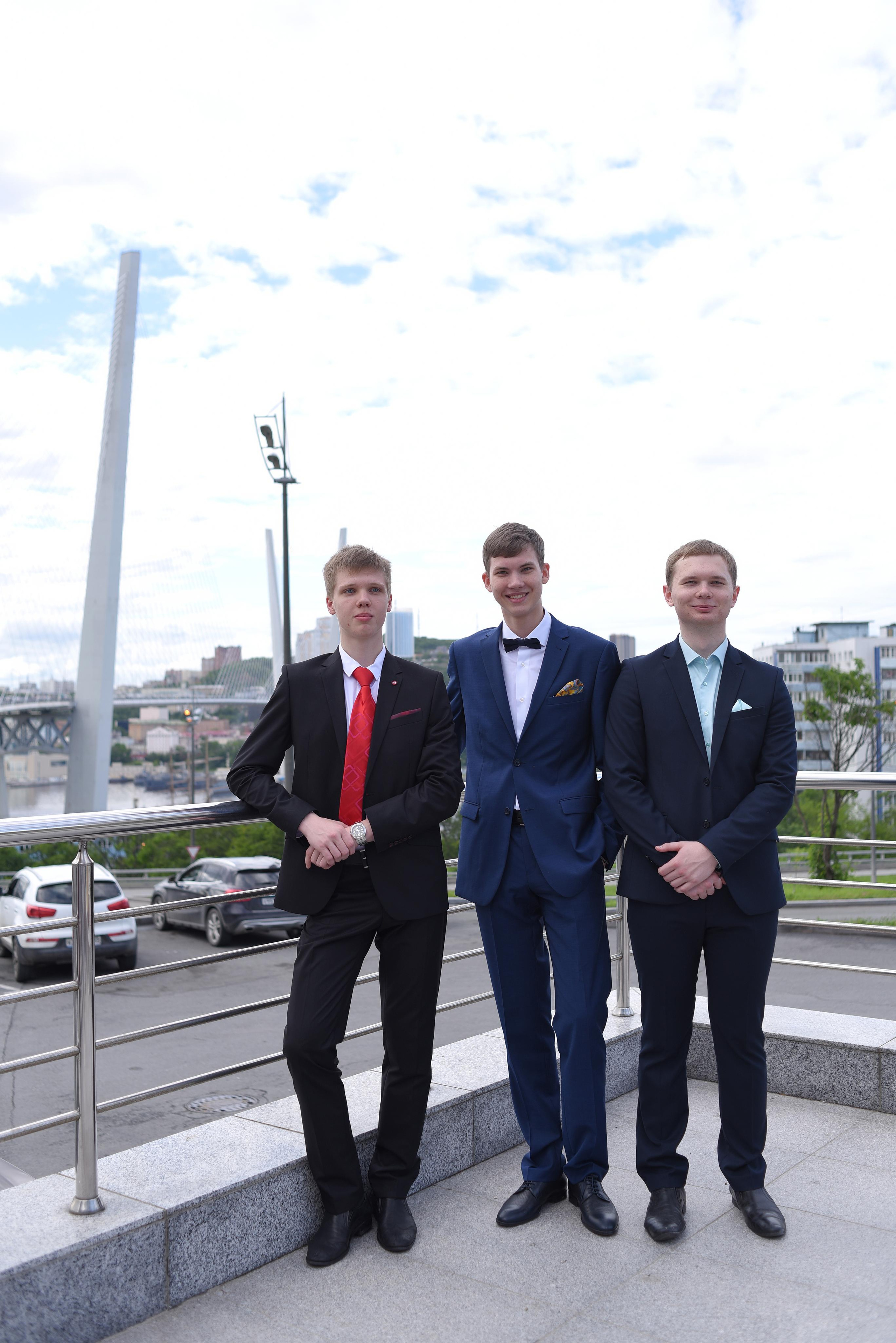 Выпускной Школа имени Дубинина. Свадебный фотограф Елена Рякина