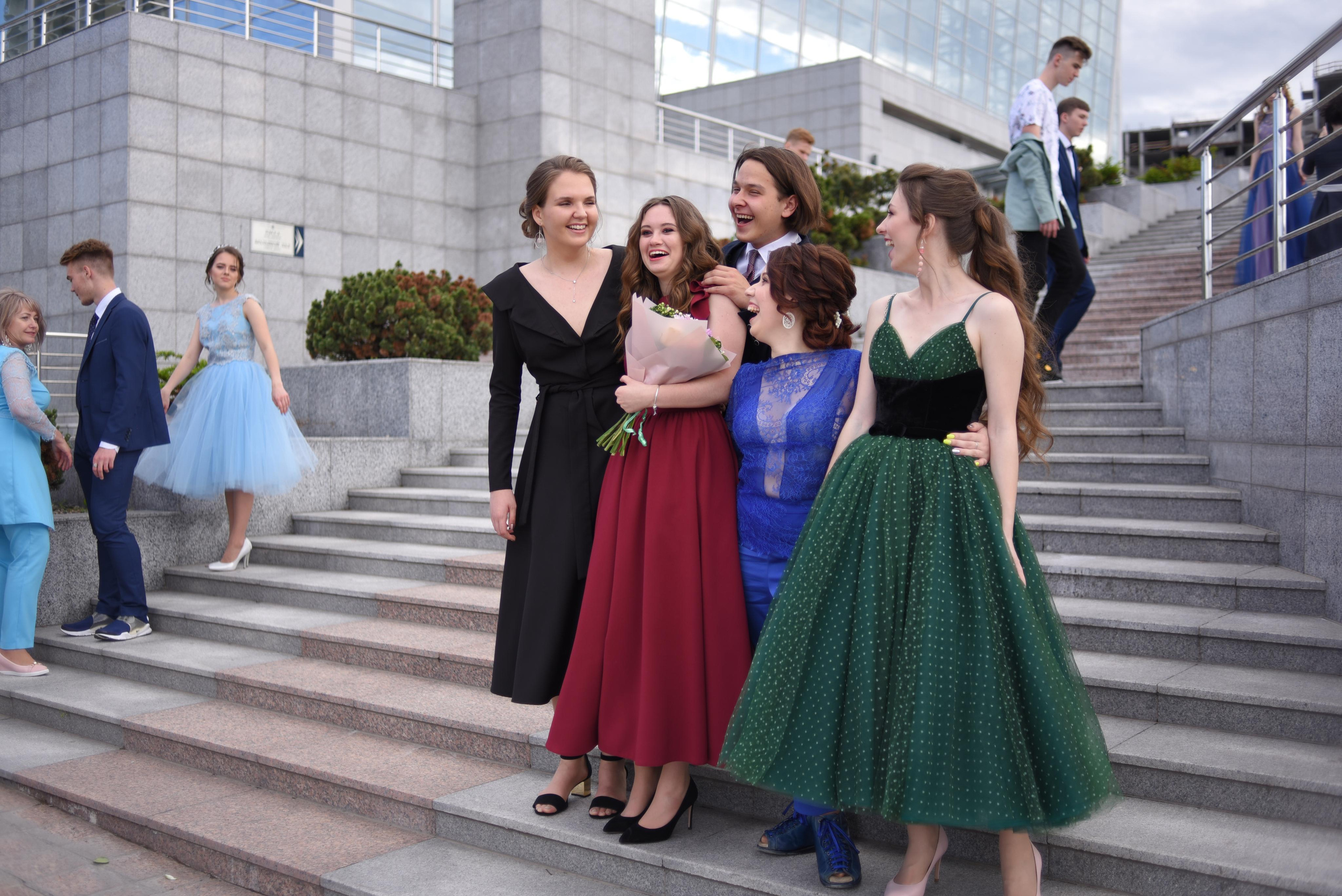 Выпускной Школа имени Дубинина. Свадебный фотограф Елена Рякина