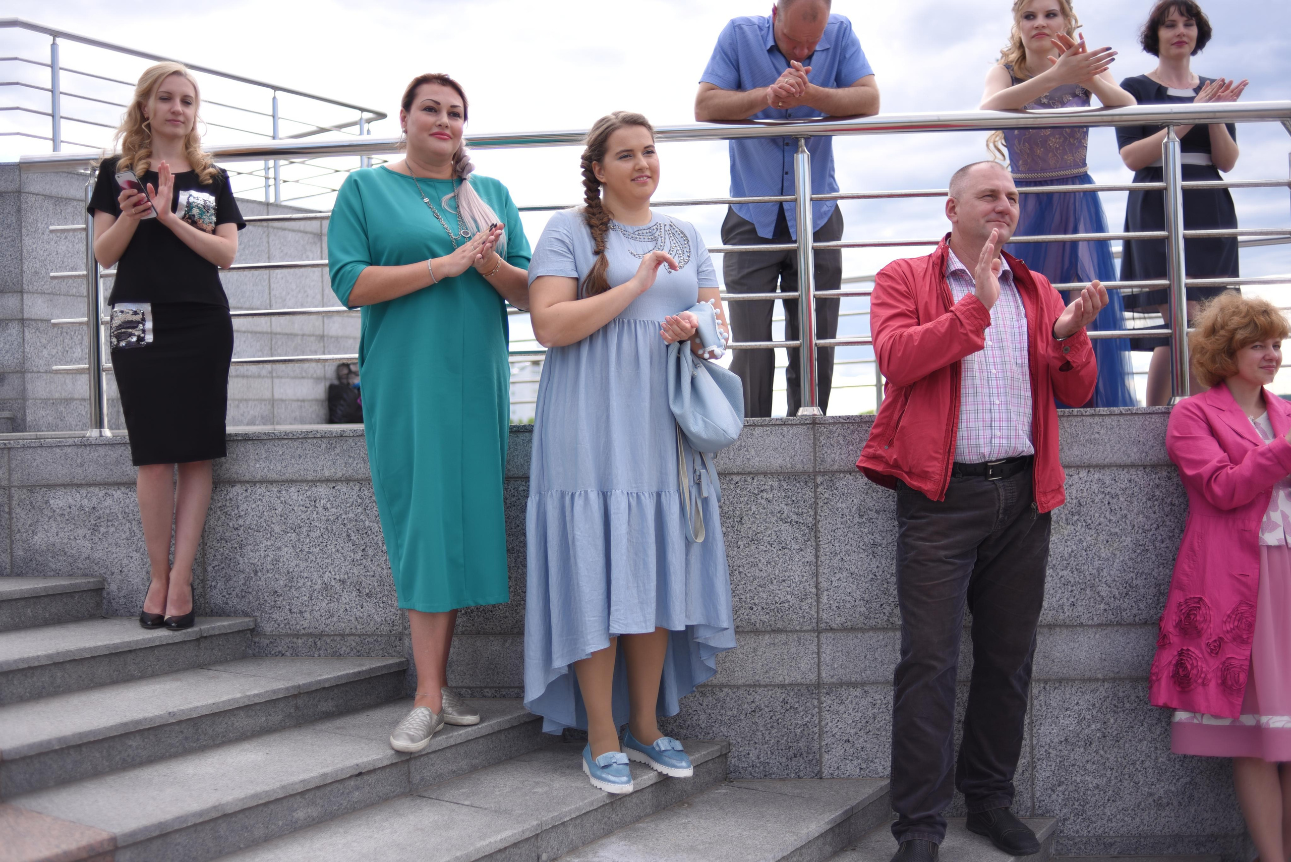 Выпускной Школа имени Дубинина. Свадебный фотограф Елена Рякина