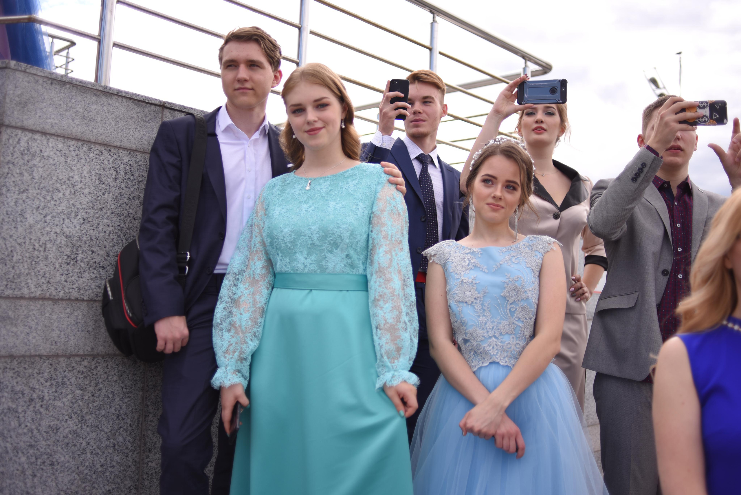 Выпускной Школа имени Дубинина. Свадебный фотограф Елена Рякина