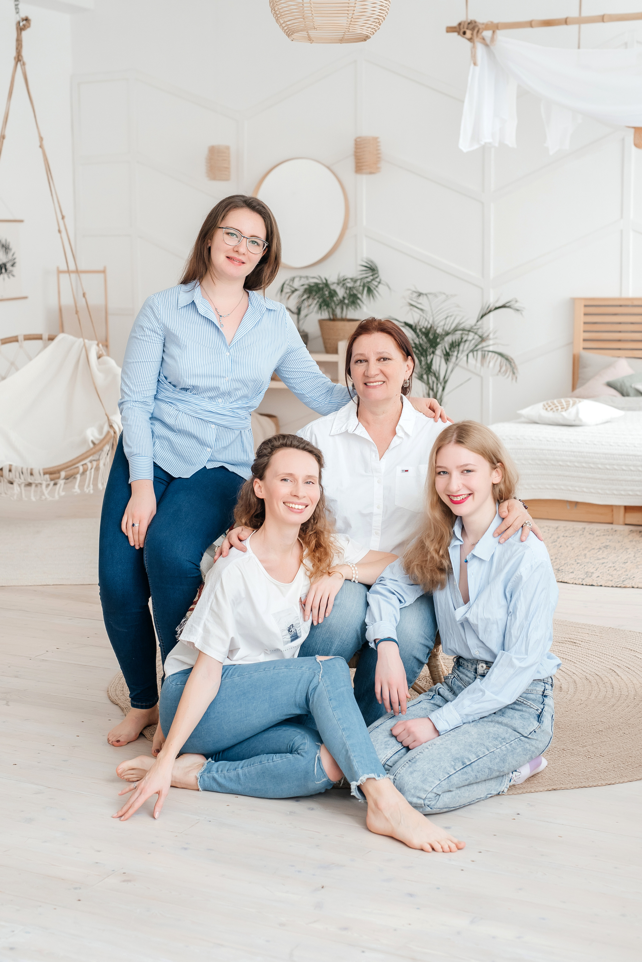 Фотосессия семьи. Мама и три дочери. Свадебный фотограф Елена Рякина