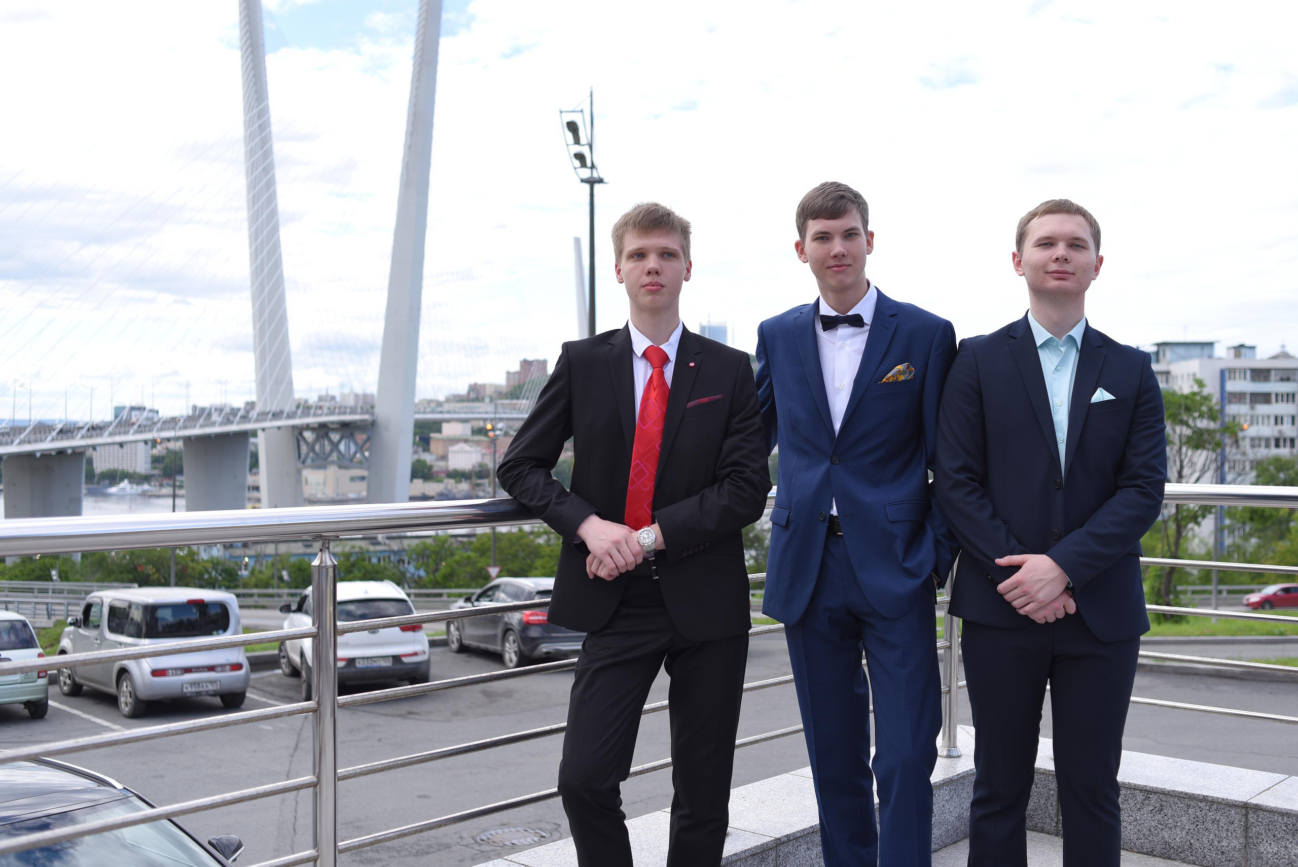 Выпускной Школа имени Дубинина. Свадебный фотограф Елена Рякина