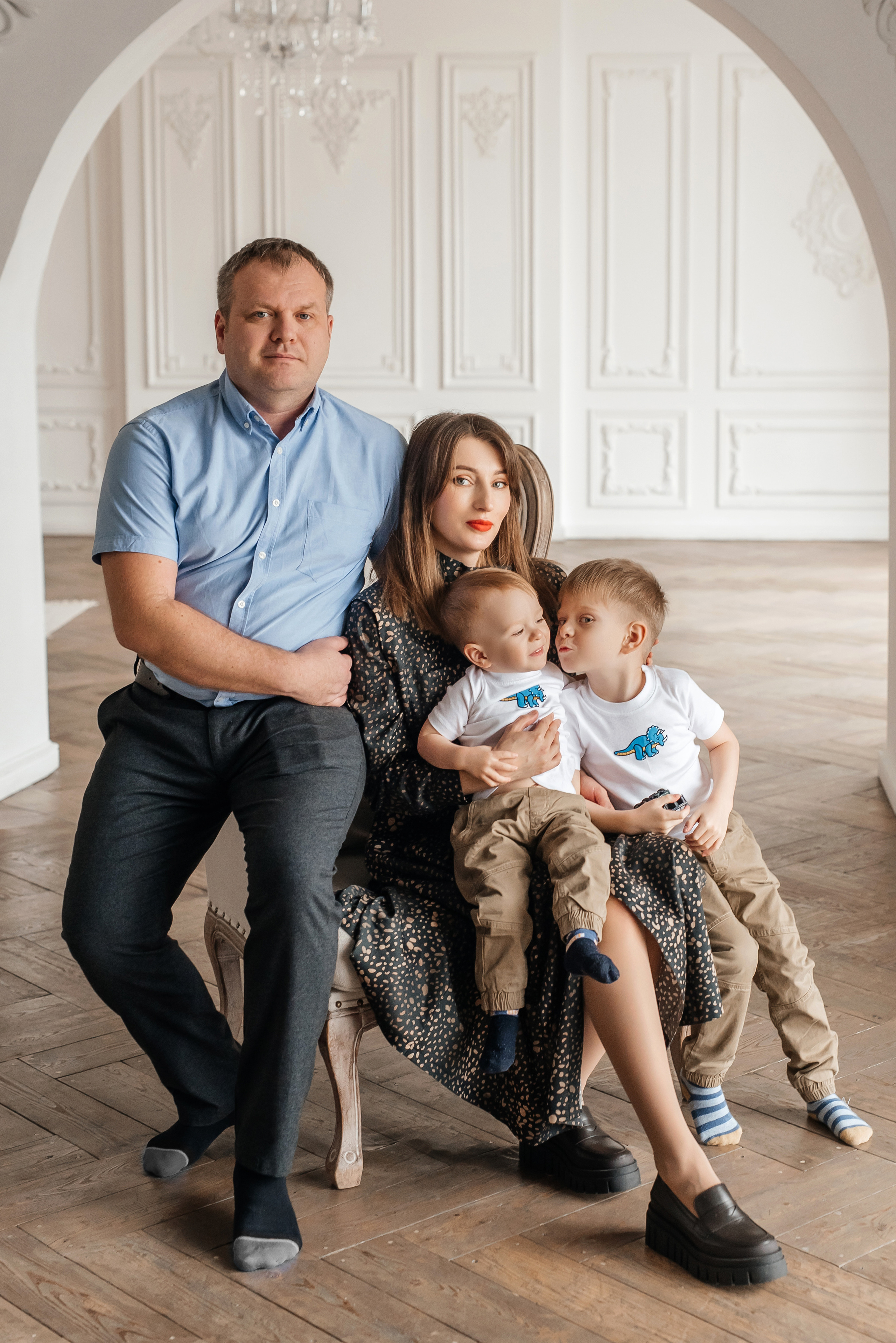 Семейная съемка в студии стиля борокко. Свадебный фотограф Елена Рякина