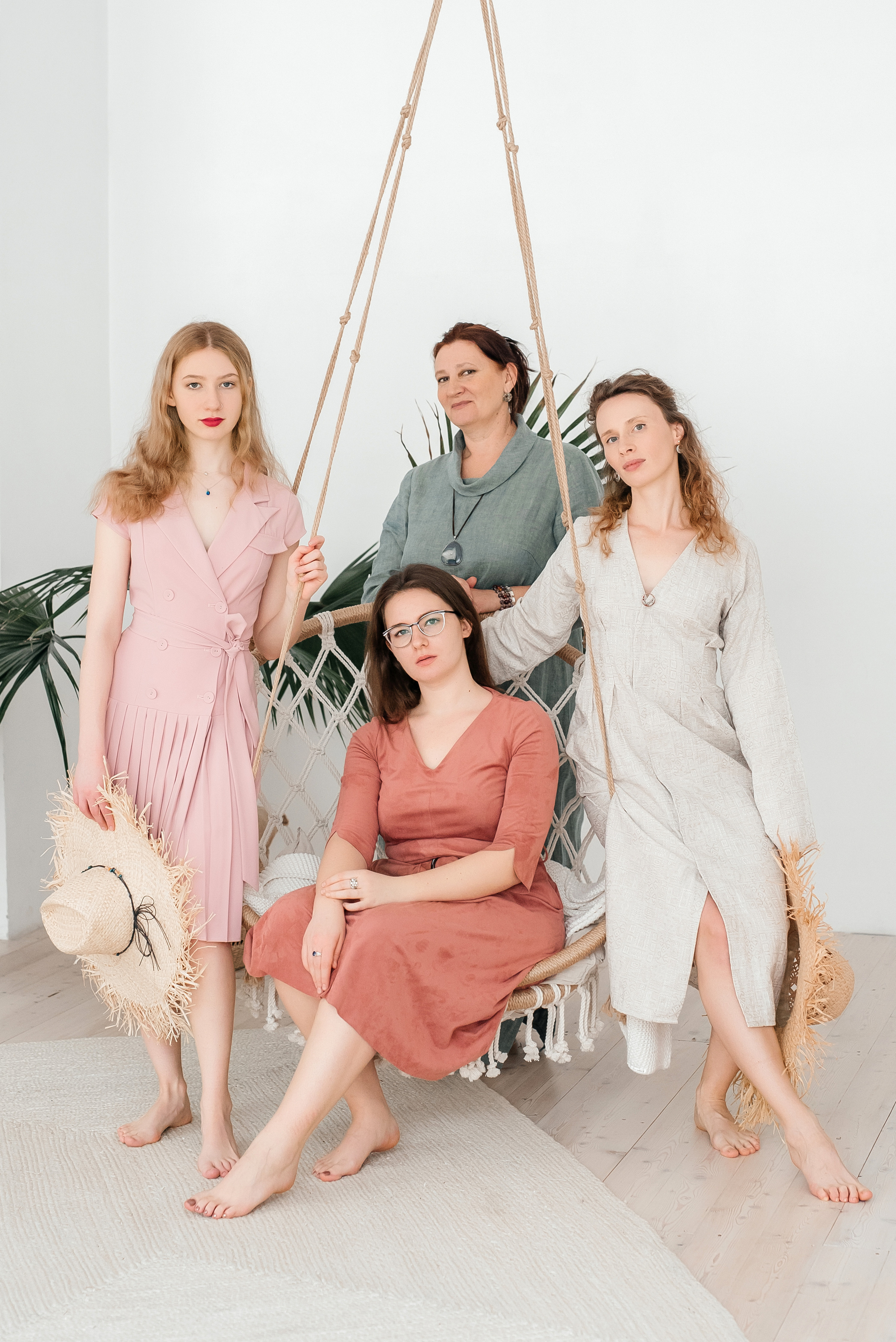 Фотосессия семьи. Мама и три дочери. Свадебный фотограф Елена Рякина