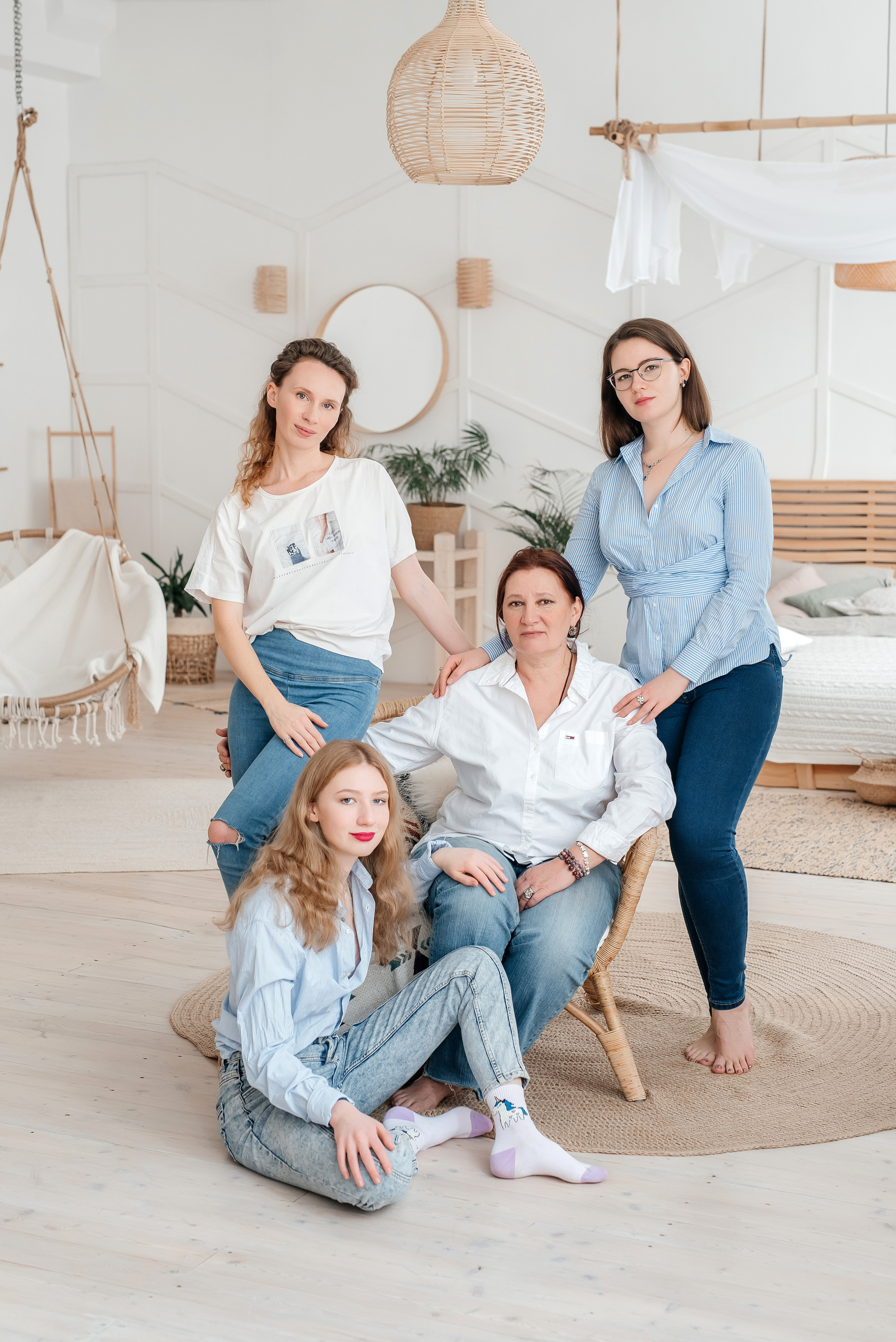 Фотосессия семьи. Мама и три дочери. Свадебный фотограф Елена Рякина