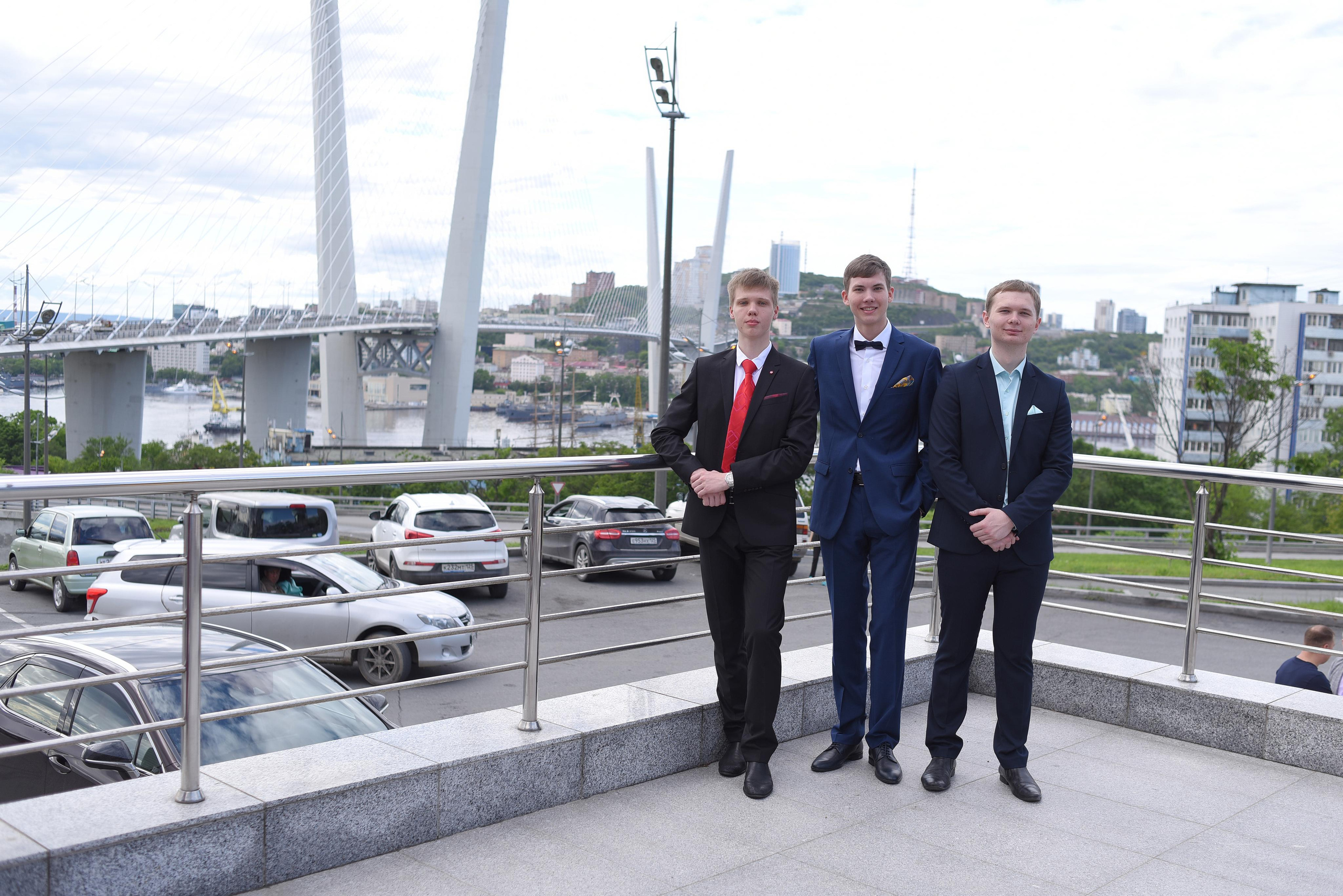 Выпускной Школа имени Дубинина. Свадебный фотограф Елена Рякина