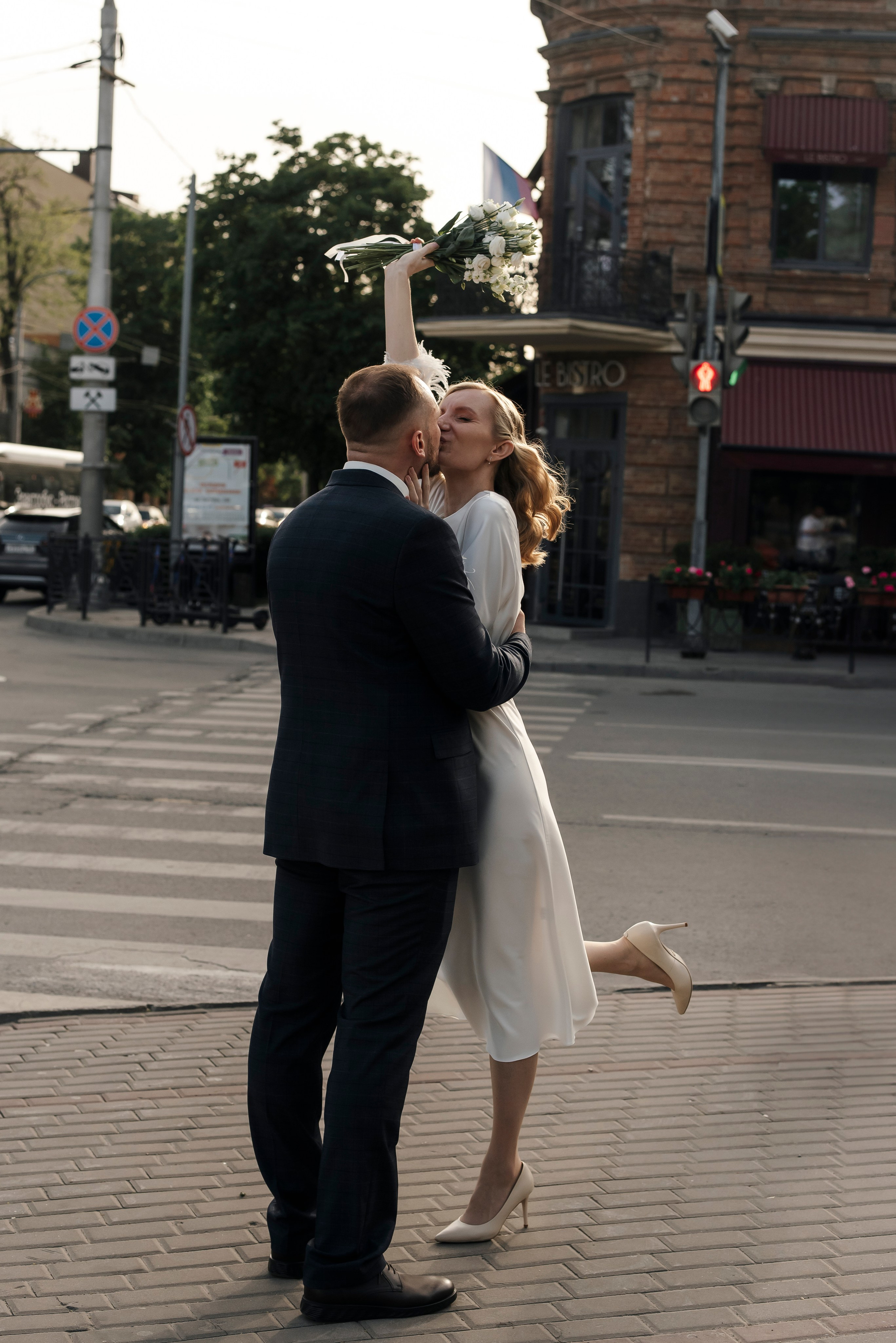 Прогулка по Большой Садовой. Свадебный фотограф Ростов-на-Дону от 4 400 руб. |Кристина Гайсенюк