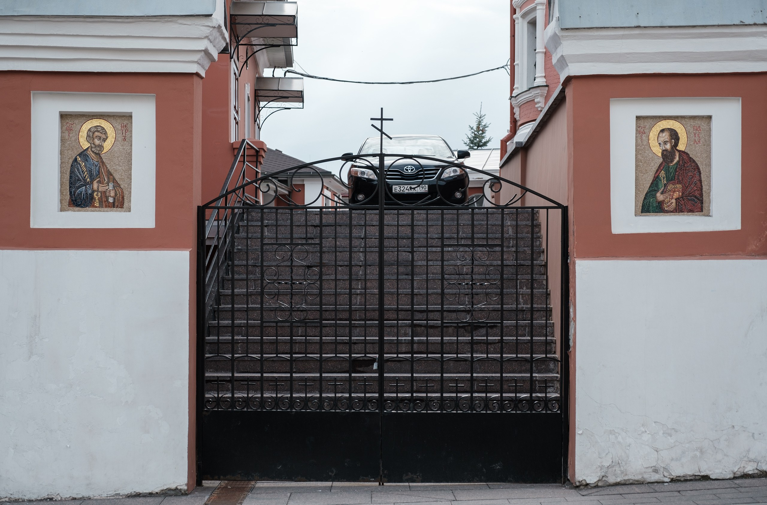 Фотографии сделанные на улицах городов. Профессиональный фотограф Игорь Пискарев в Москве. Студийная и выездная съёмка. Портретная и предметная съёмка. Авторская фотография