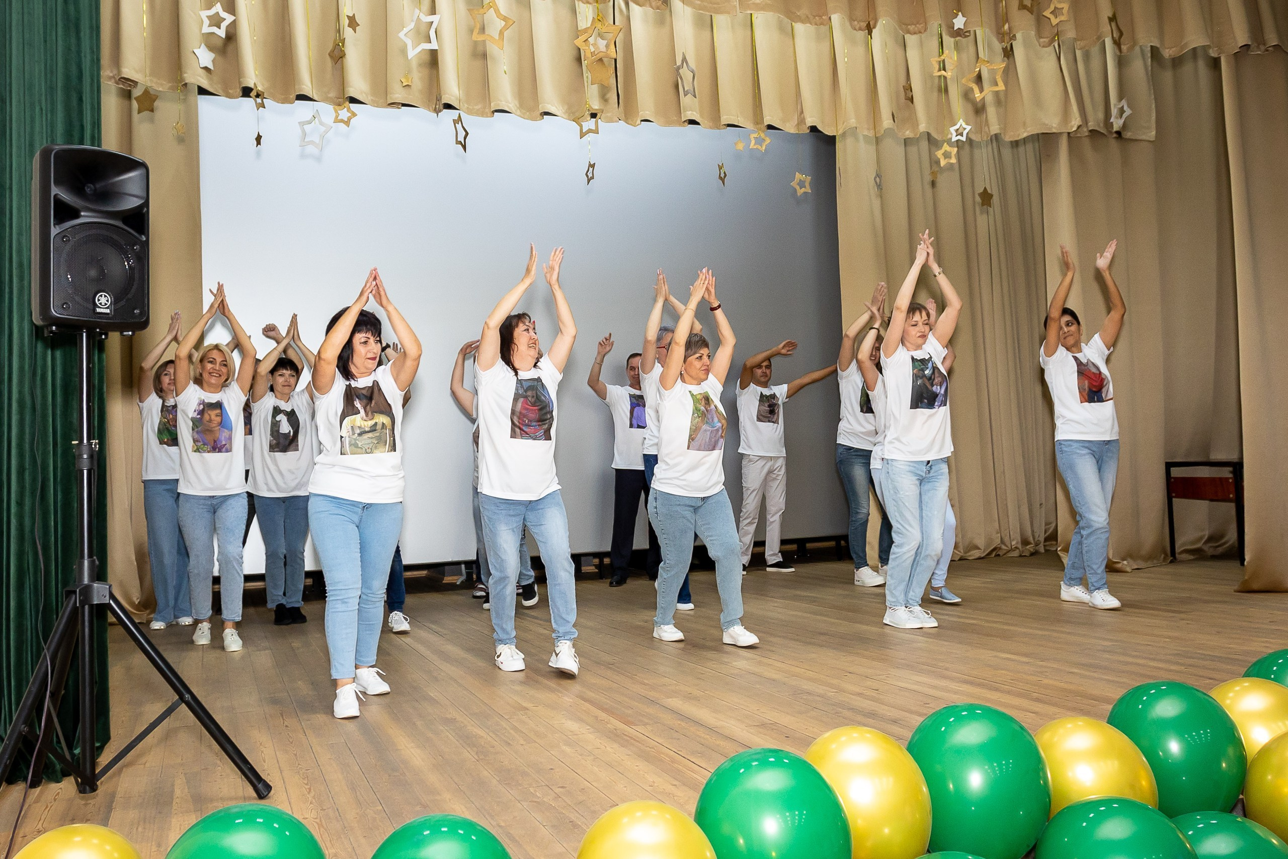 Вручение аттестата и выпускной вечер. Выпускные альбомы Майкоп, Краснодар Елена Золотарева