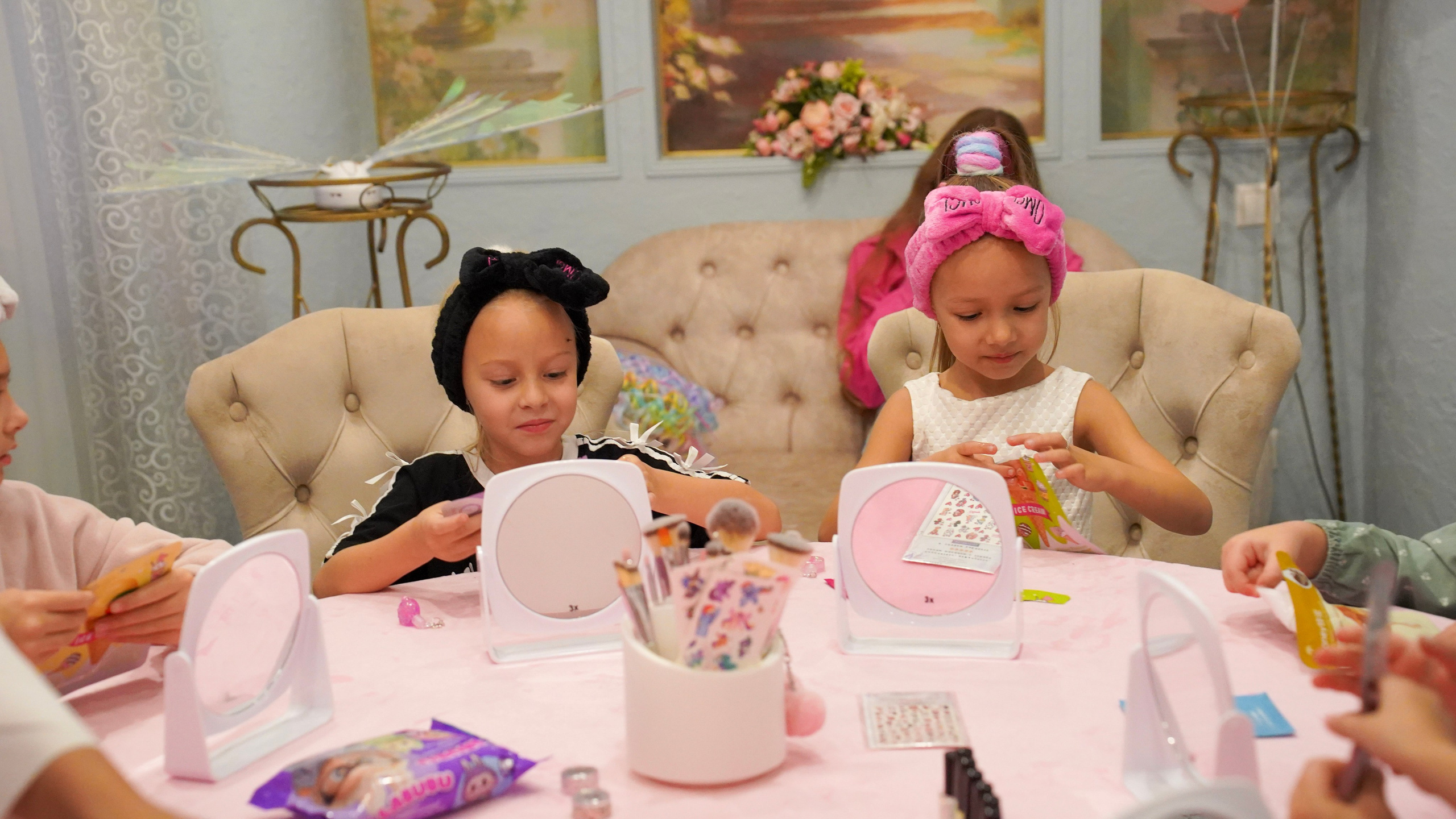 Спа-девичник на День Рождения (1). Афропрически, косы, прически с канекалоном в г. Клин