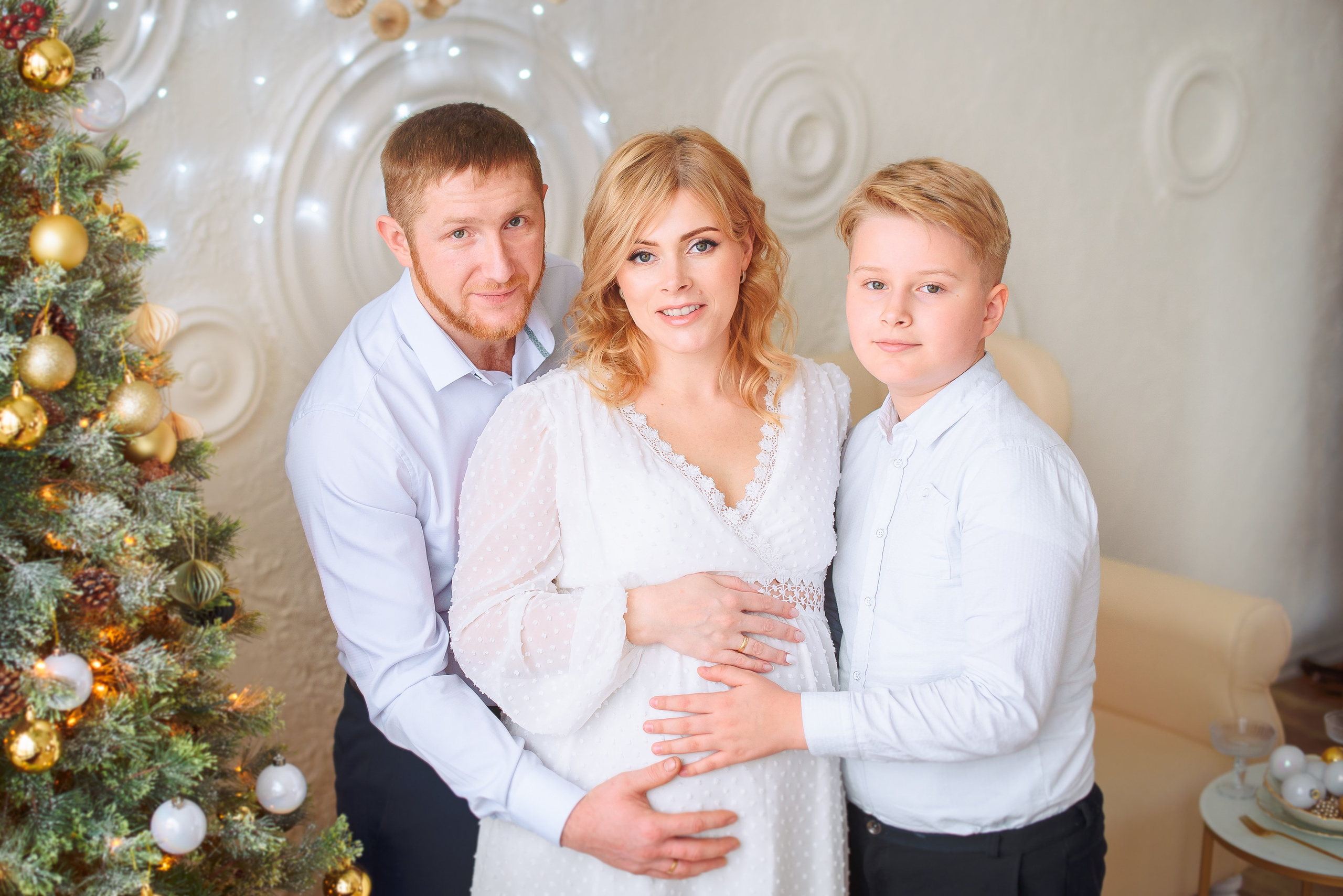 Семейная фотосессия ожидания малыша в DreamStudio. Свадебный и семейный фотограф в Москве Юлия Винник