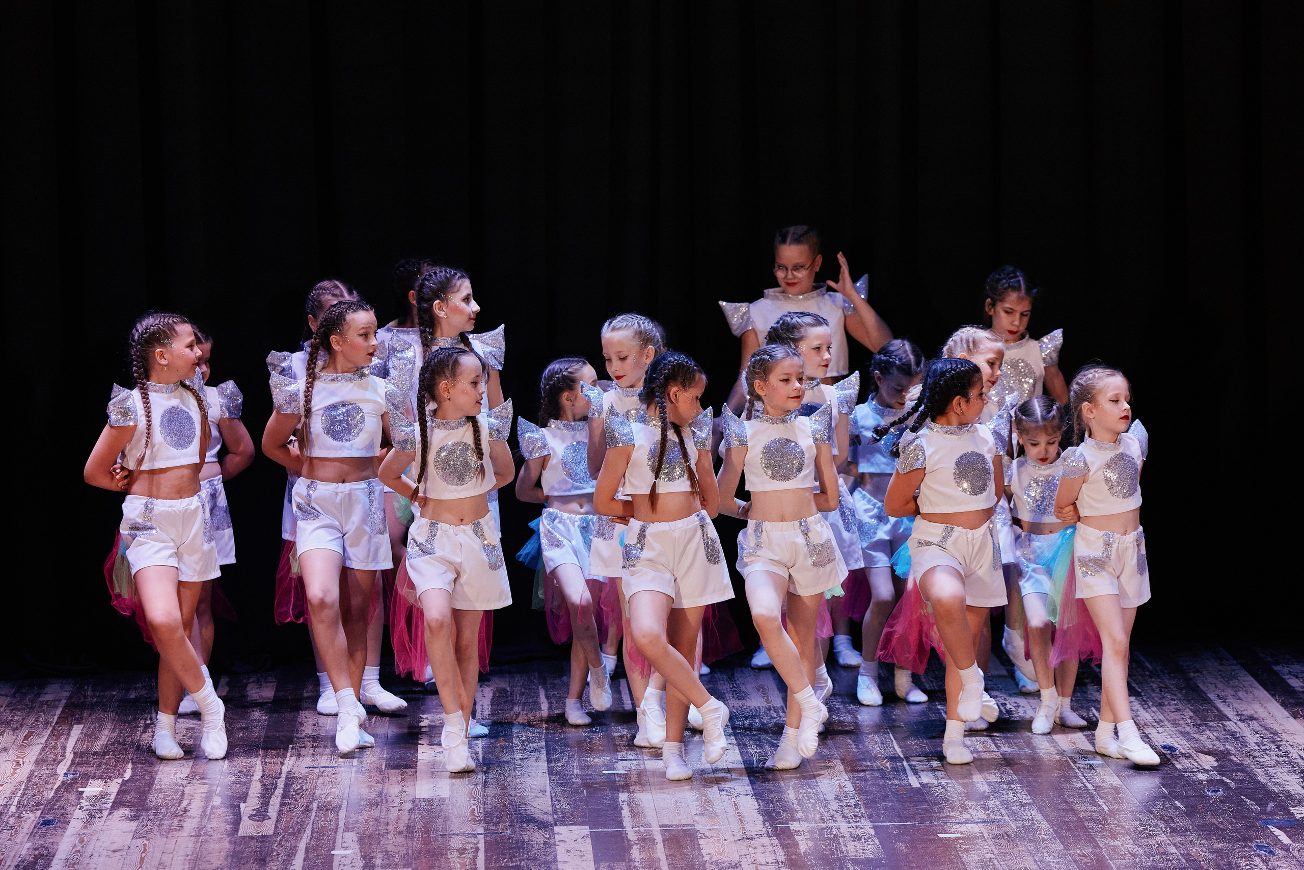 Концерт танцевальной студии Фиеста 08.06. Свадебный репортажный фотограф краснодар максим дремов дрёмов фотосессия студия цена