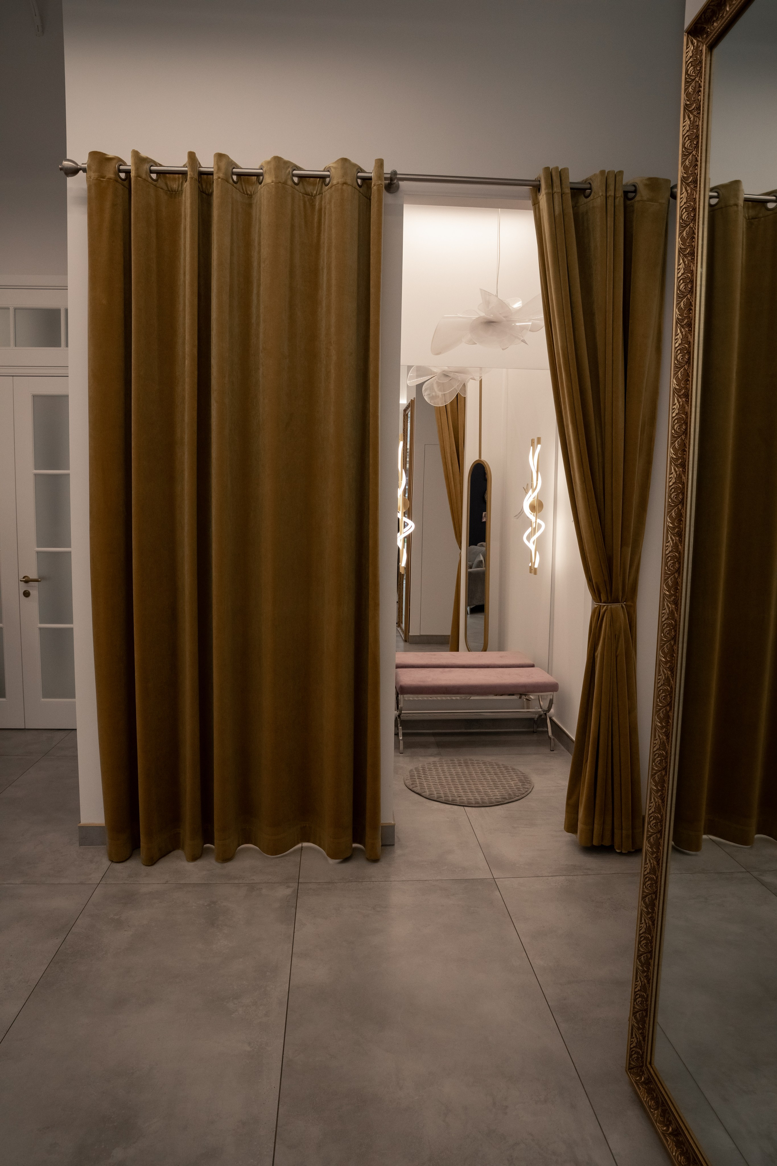 EDGE | Интерьер Бутика. Alexey Sentyurin, brands and business photographer in Moscow