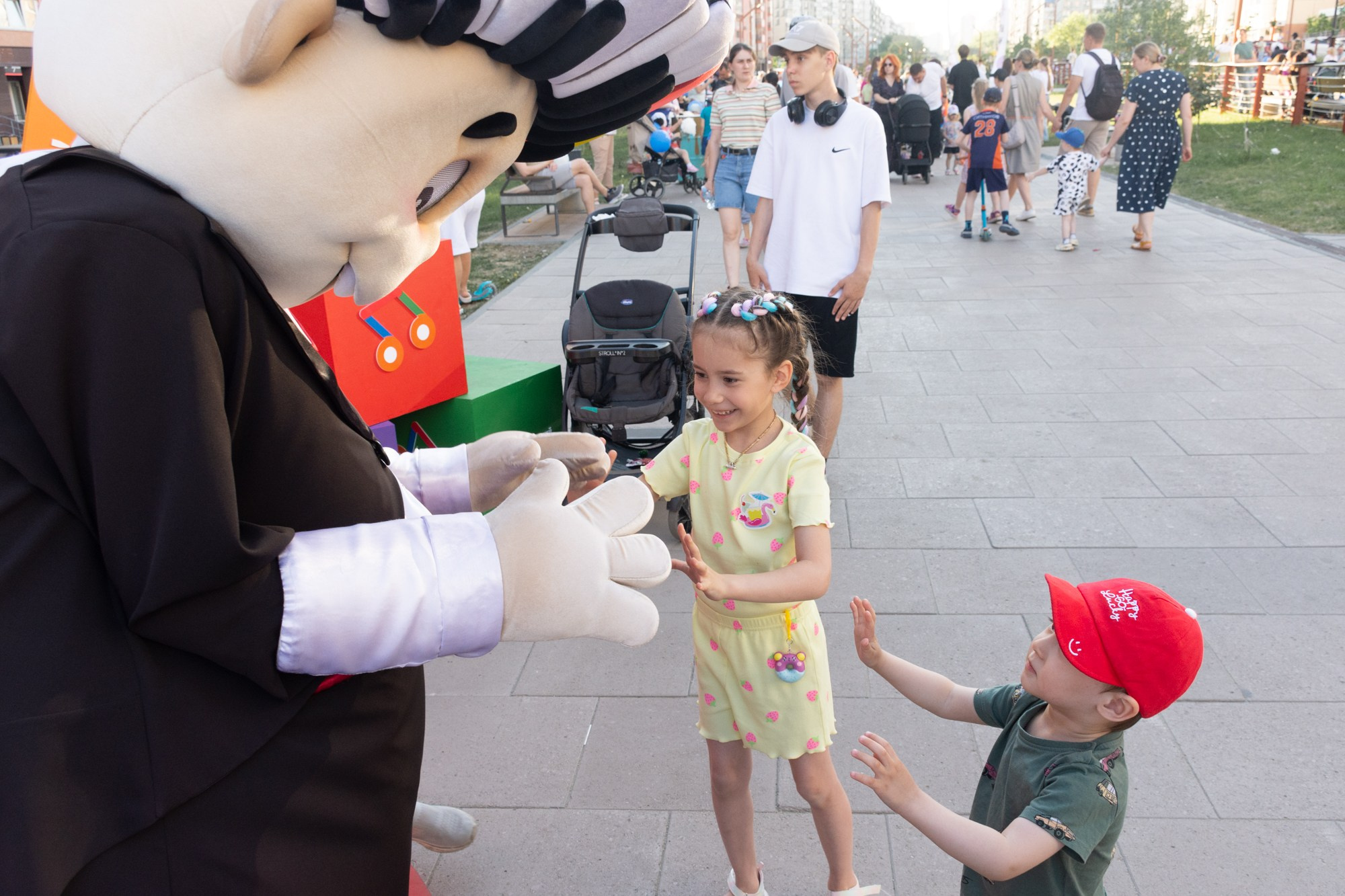 Фестиваль современного исполнительского искусства (Сквер Академ Риверсайд). Фотограф Максим Буряк