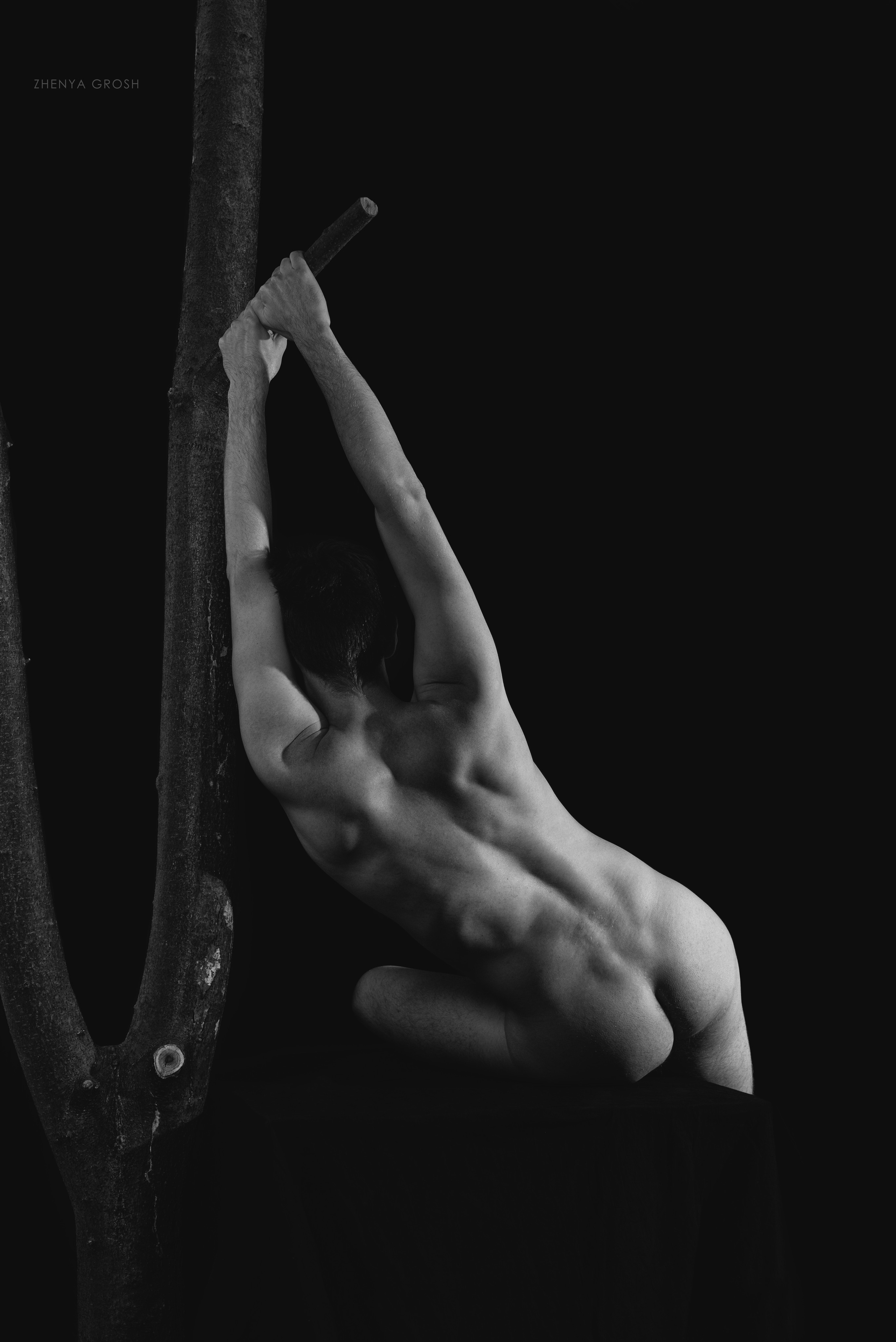 ART 18+. Фотограф Женя Грош в Москве