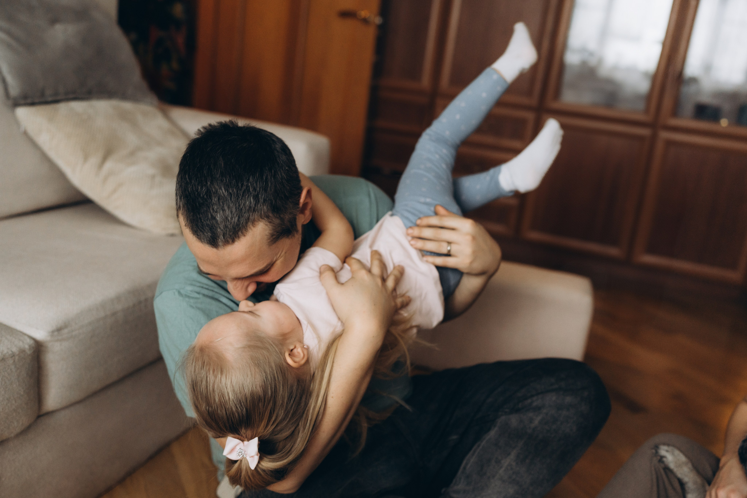 Уютная домашняя фотосессия Любы Димы Веры и Алины. Детский, семейный и ньюборн фотограф в Москве Юлия Шуарт