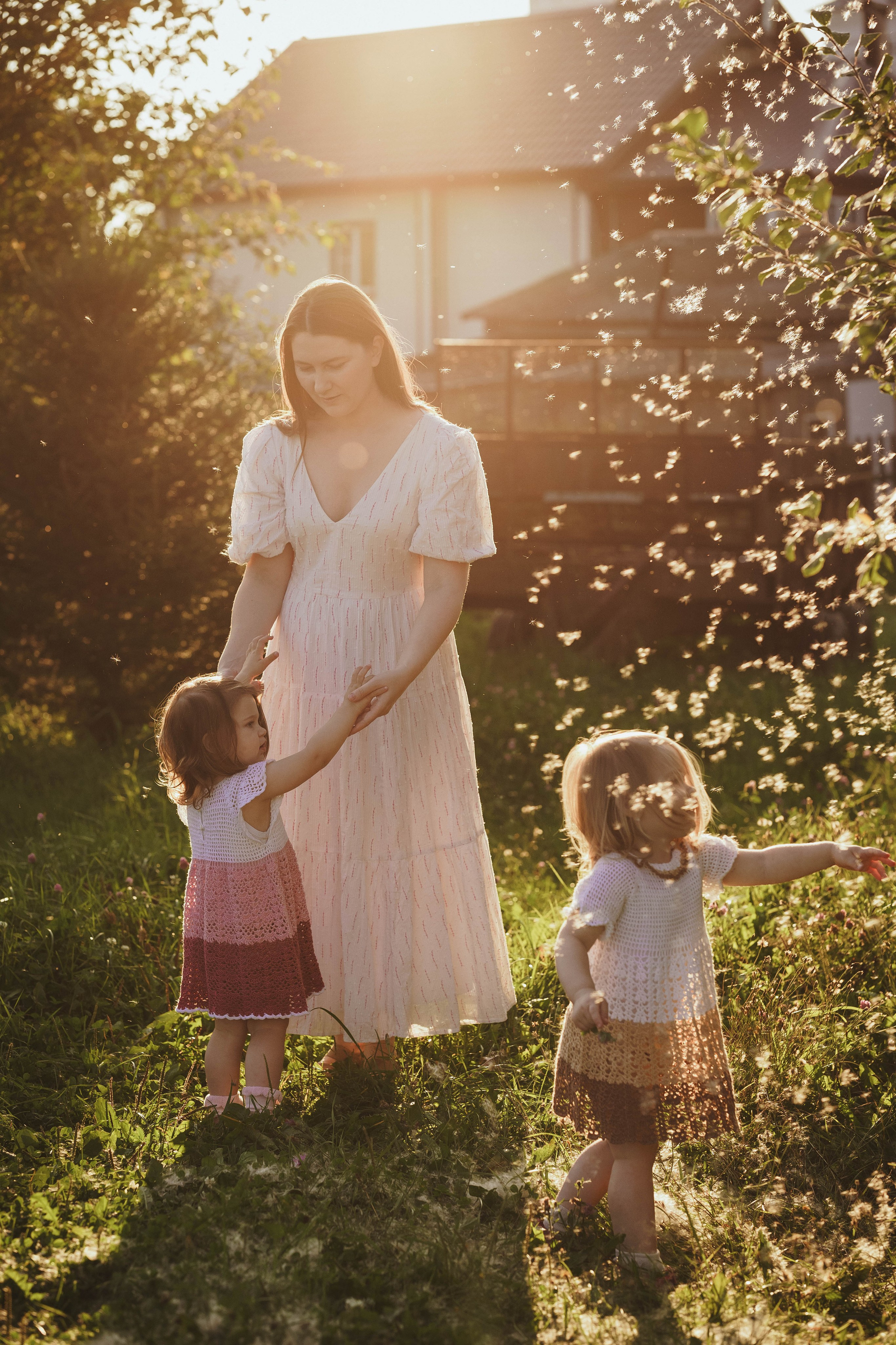 Мама с двойняшками, Костромская область. Наталья Дукалова фотограф Щелково Королев Пушкино Москва Балашиха