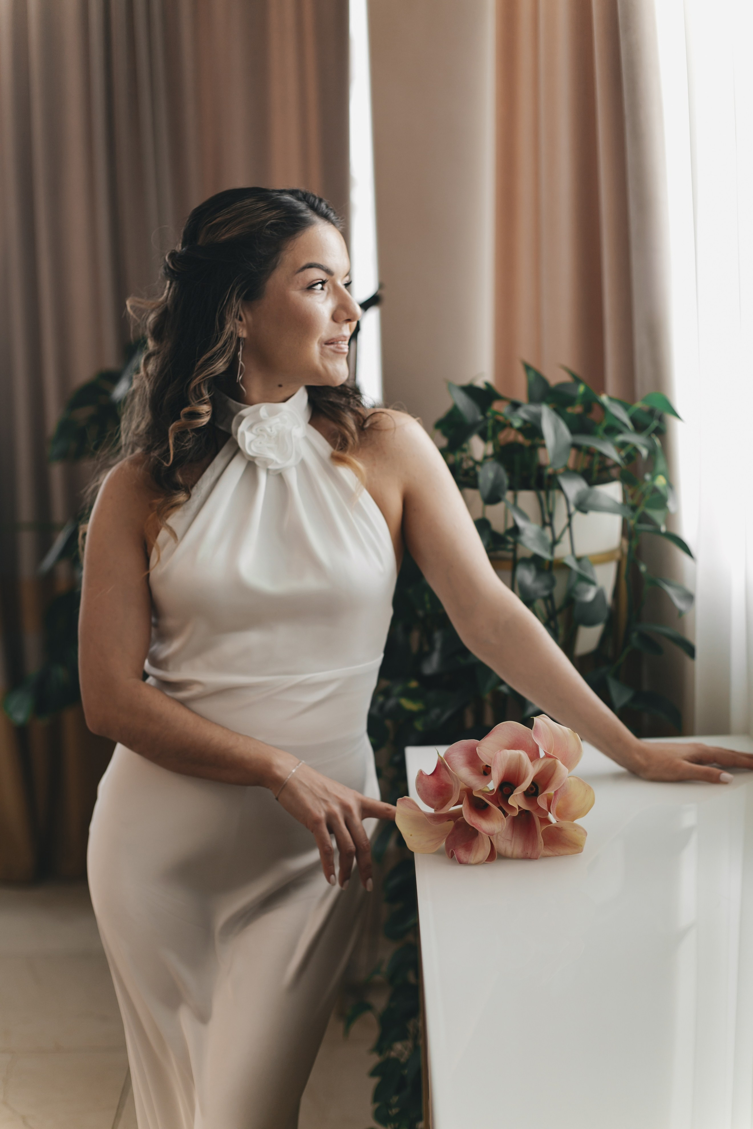 Анонс Артём и Аида, Савёловский отдел ЗАГС, прогулка ул. Бутырская, свадебная фотосъёмка «Кросс Студио», зал «Вега». Фотограф и свадебный фотограф в Москве