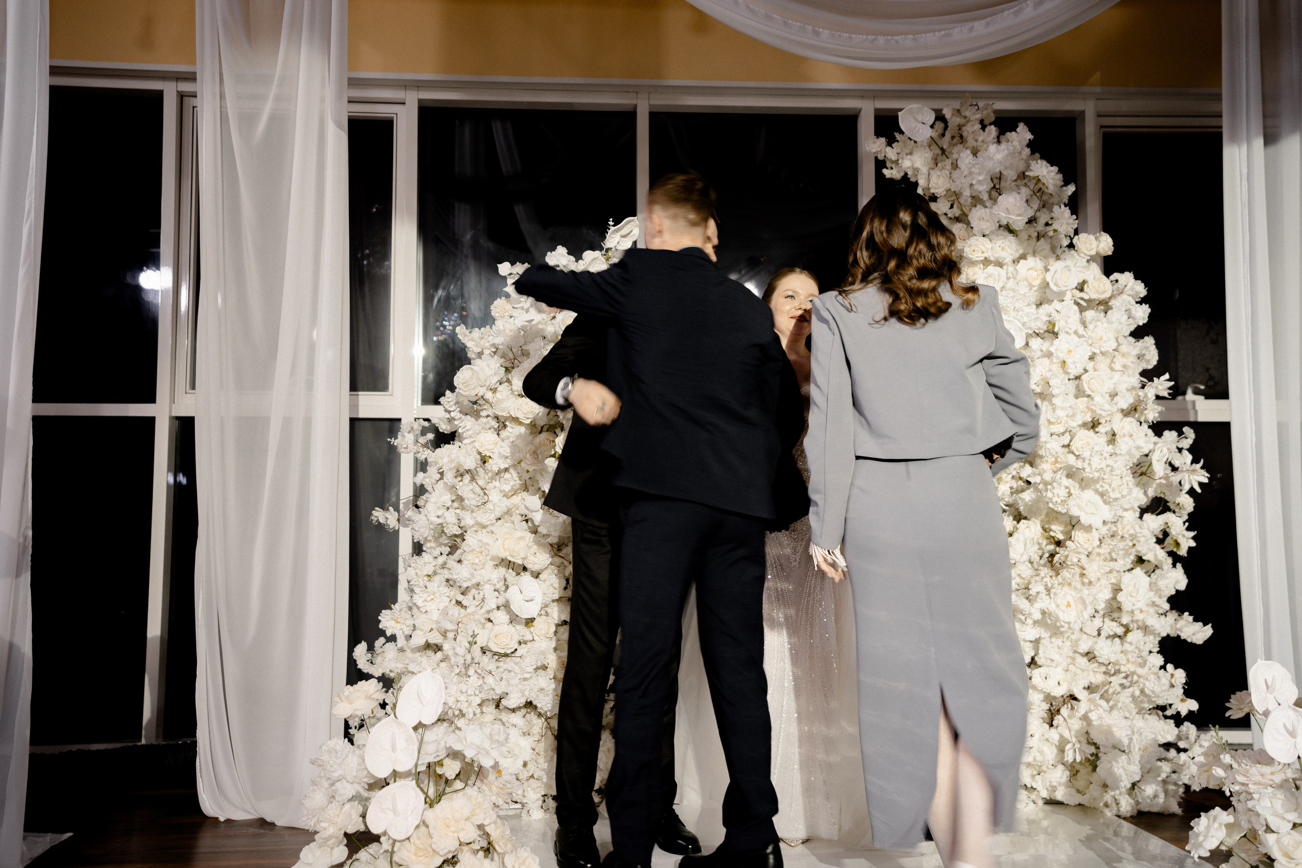 СВАДЕБНАЯ СЬЕМКА СБОРОВ В ОТЕЛЕ И ВЫЕЗД НА ЦЕРЕМОНИЮ (СНЯТО В СИБИРЕ В НИЖНЕВАРТОВСКЕ). Профессиональный фотограф, Санкт-Петербург — Виктория Богомолова