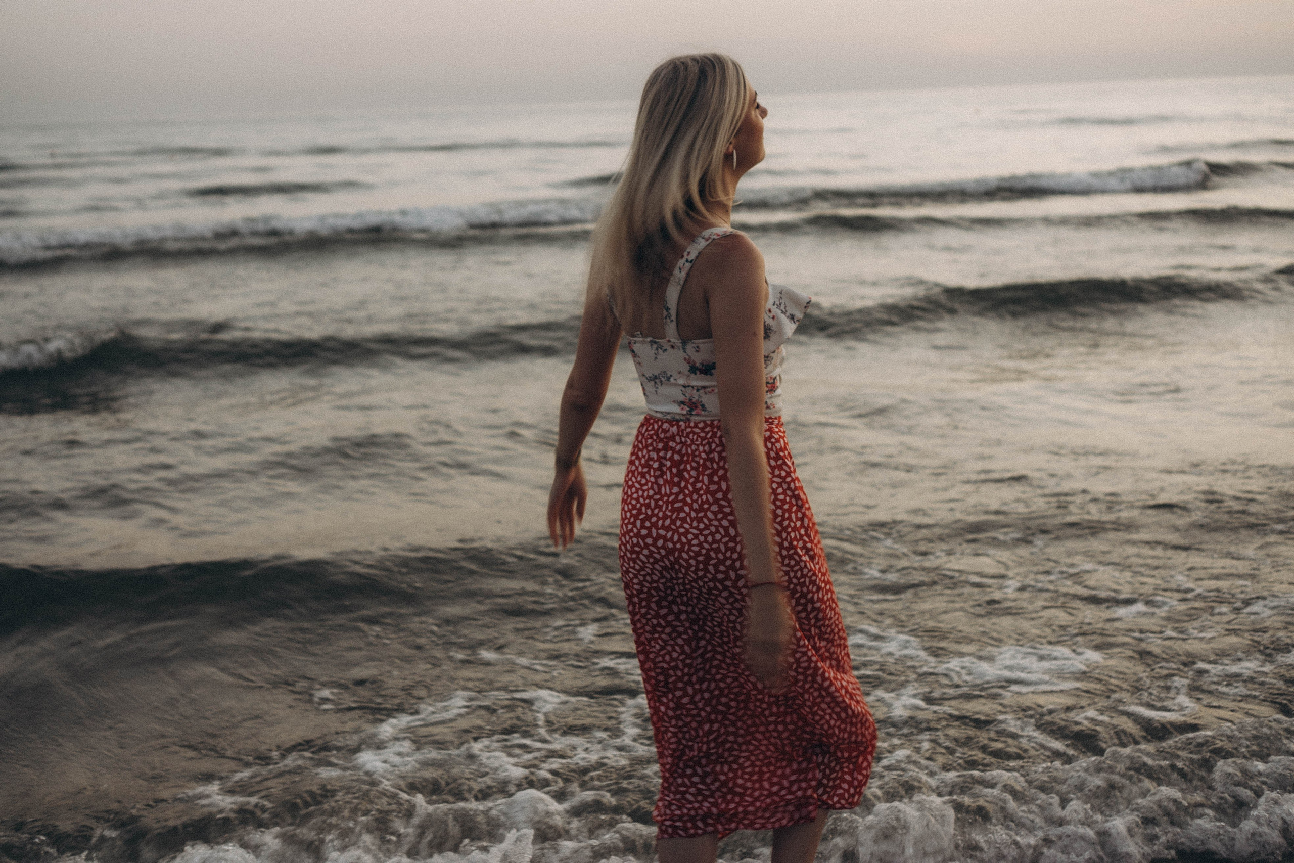 Июльский вечер на берегу черного моря. Профессиональный фотограф, Санкт-Петербург — Виктория Богомолова