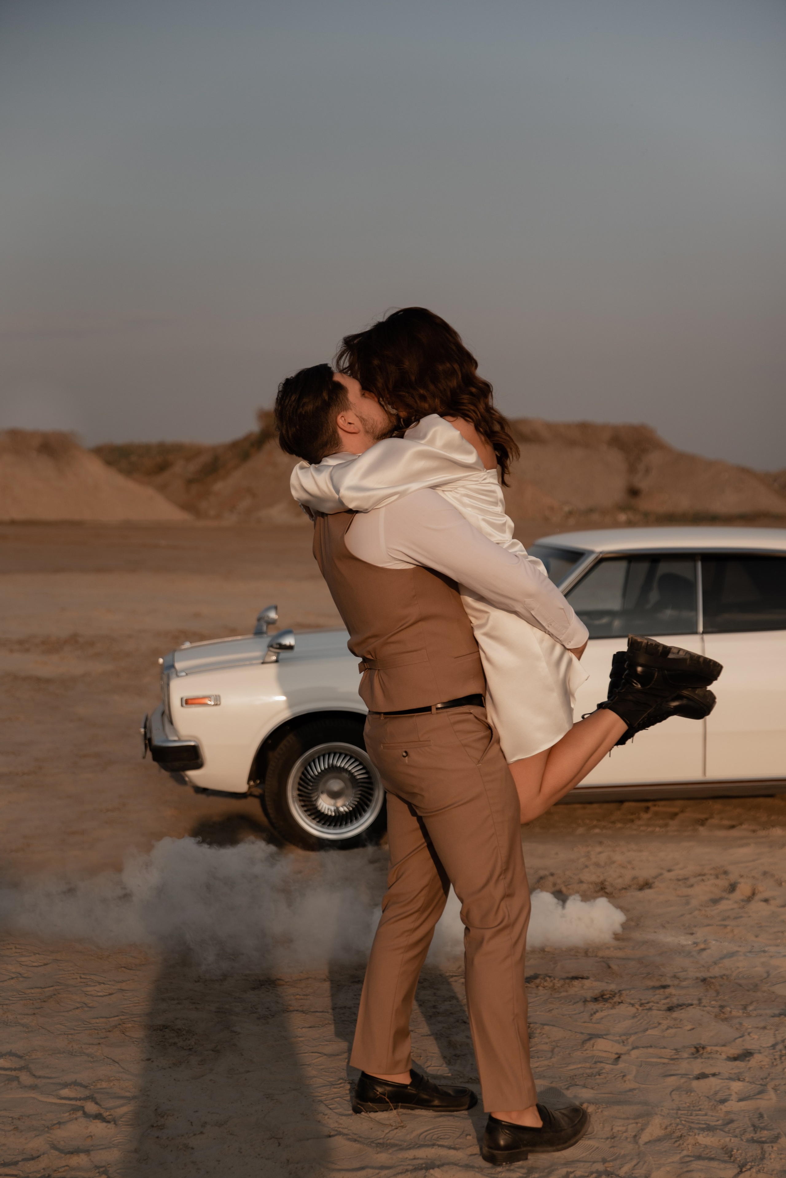 Алена и Женя, съемка с ретро машиной (съемка в рамках моего Воркшопа). Свадебный фотограф Тюмень Анастасия Битная