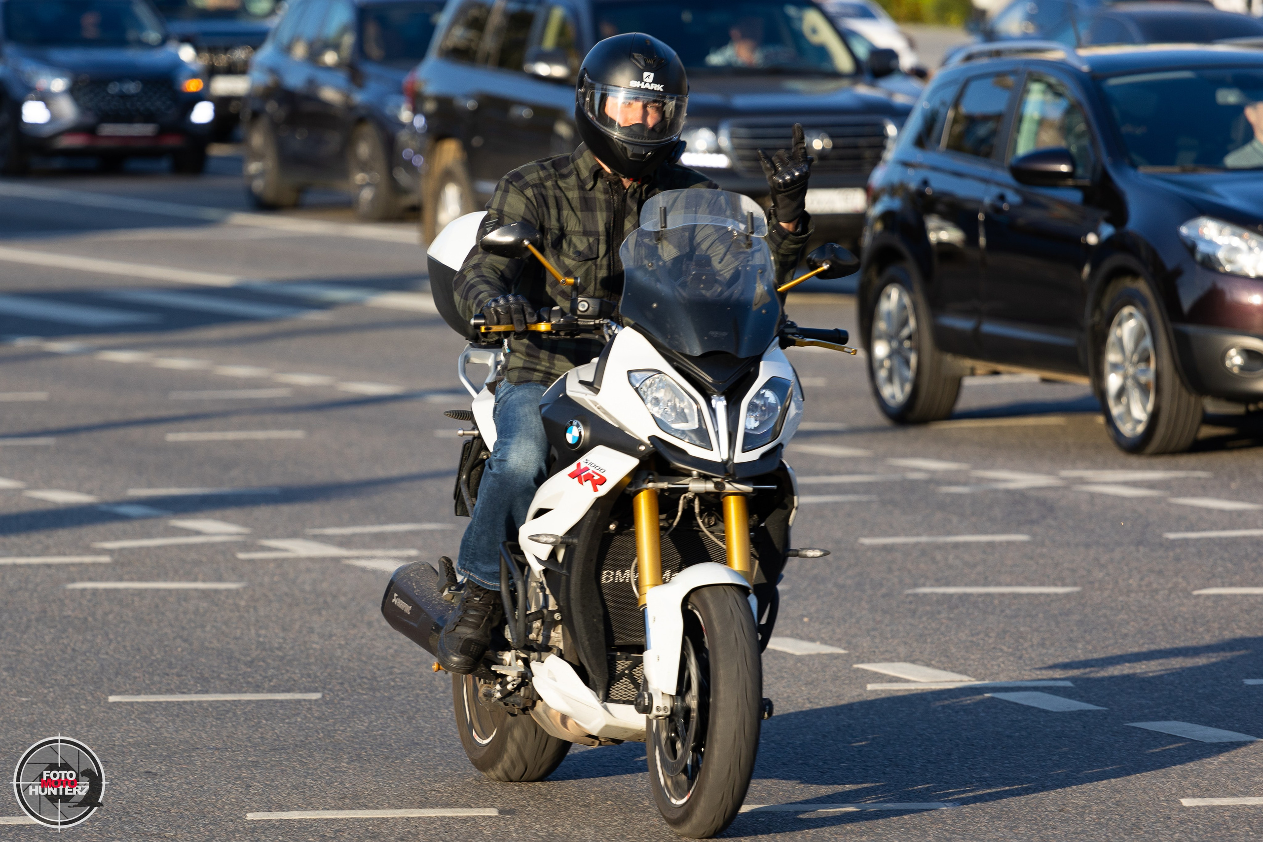 Мотоциклы на улицах города. Фотограф Ольга Гирусова «Пантерочка» Москва