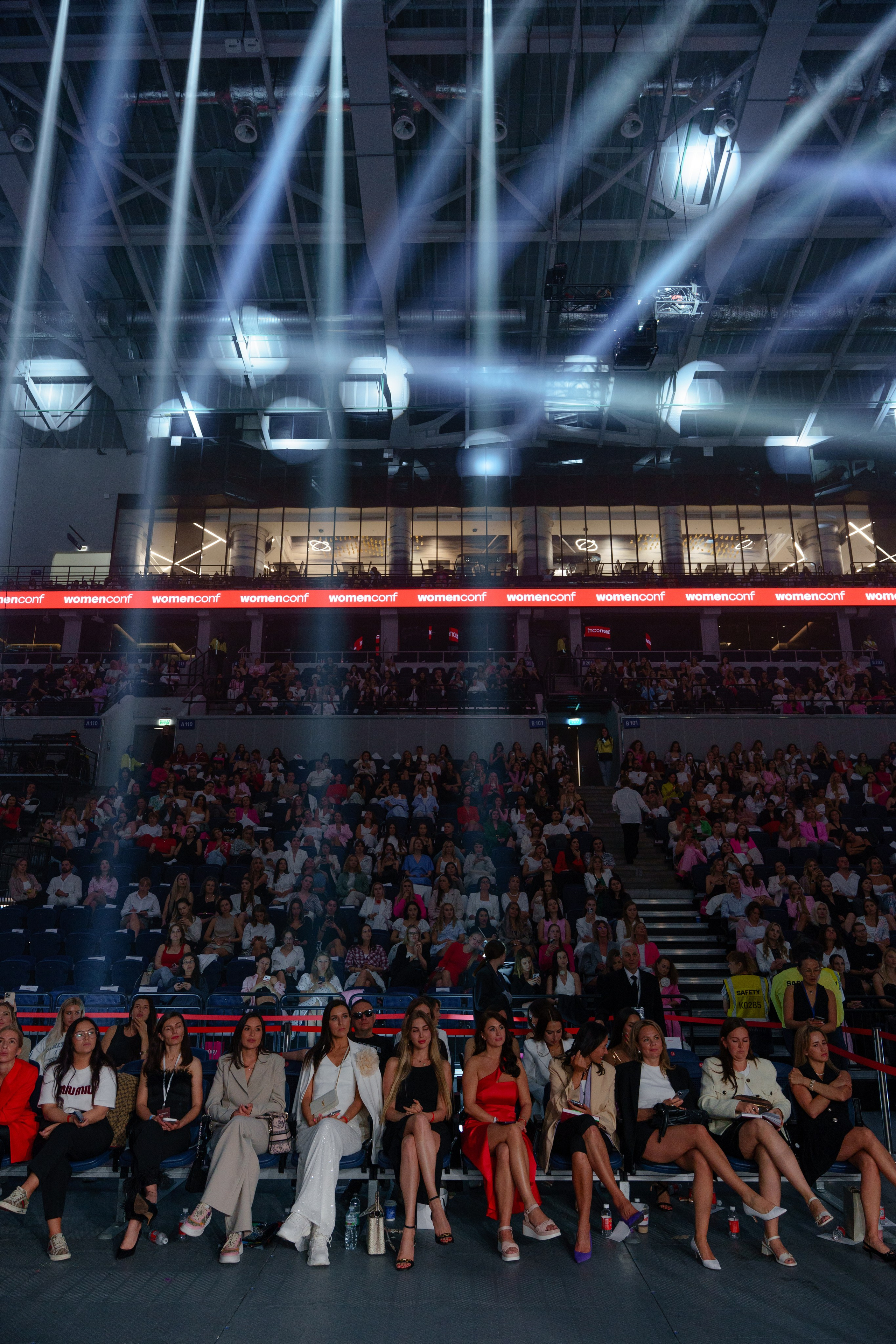 Фотографии с WomenConf от главного фотографа события