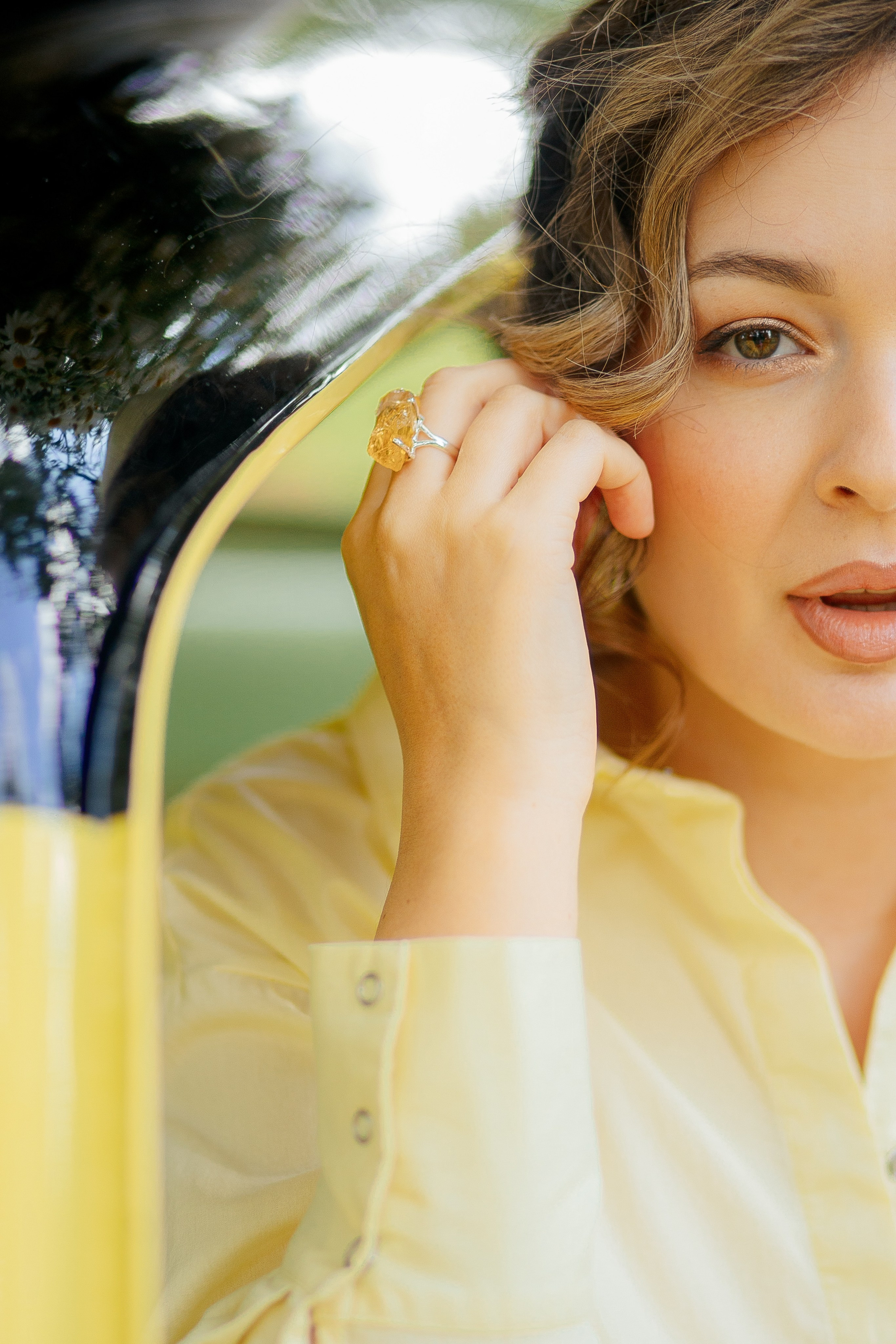 Ретро машинка с ромашками. Семейный детский фотограф. Фотосессия в Минске