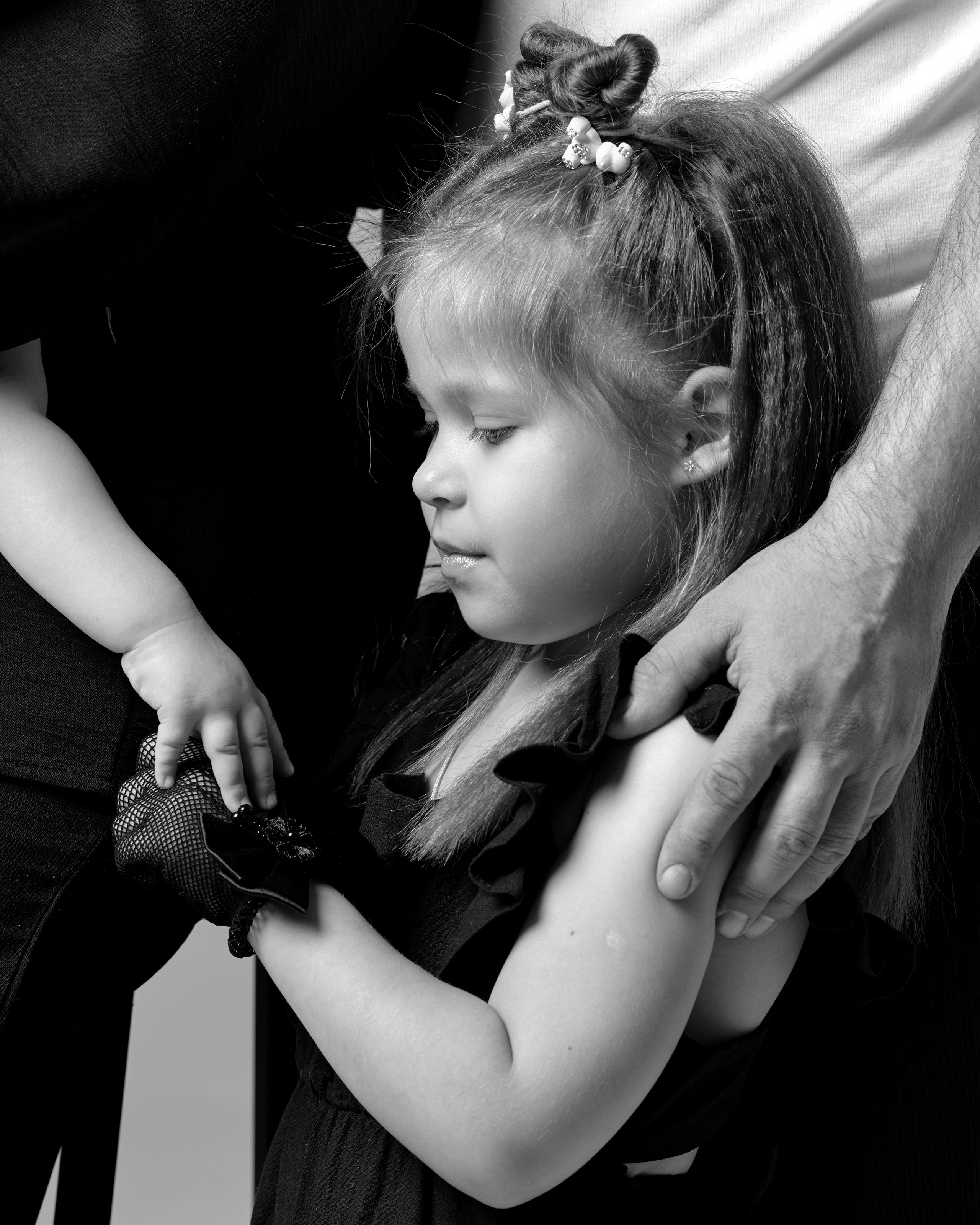 Семейная фотосессия в студии с импульсным светом