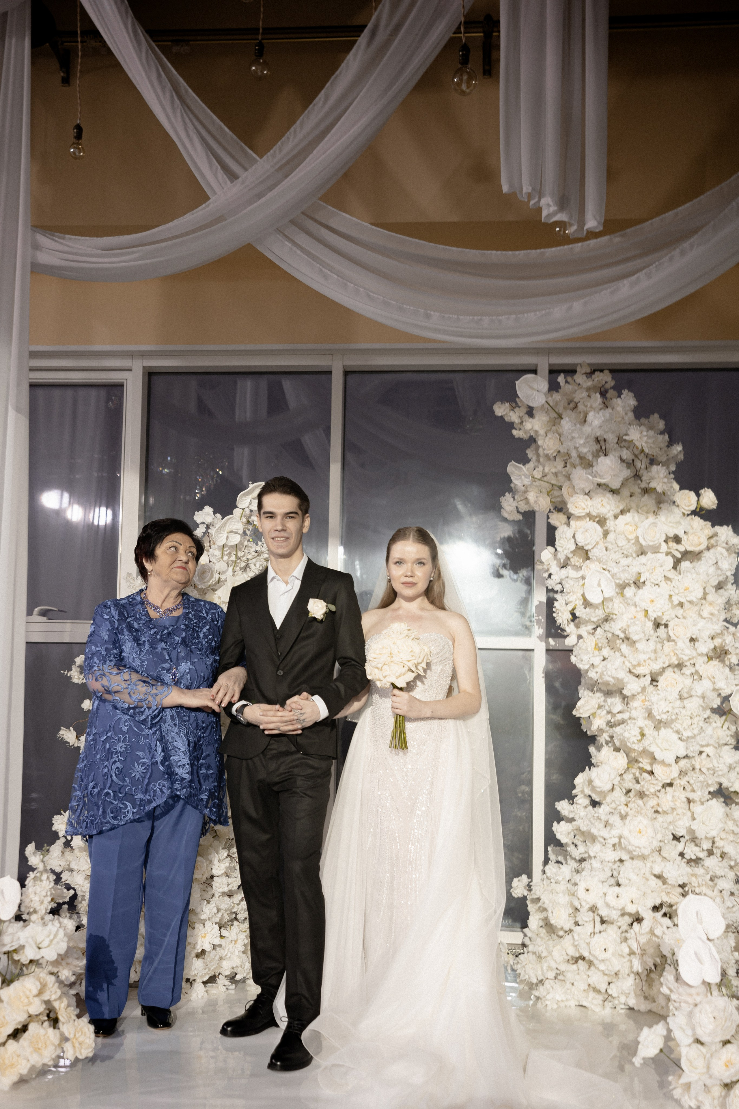 СВАДЕБНАЯ СЬЕМКА СБОРОВ В ОТЕЛЕ И ВЫЕЗД НА ЦЕРЕМОНИЮ (СНЯТО В СИБИРЕ В НИЖНЕВАРТОВСКЕ). Профессиональный фотограф, Санкт-Петербург — Виктория Богомолова