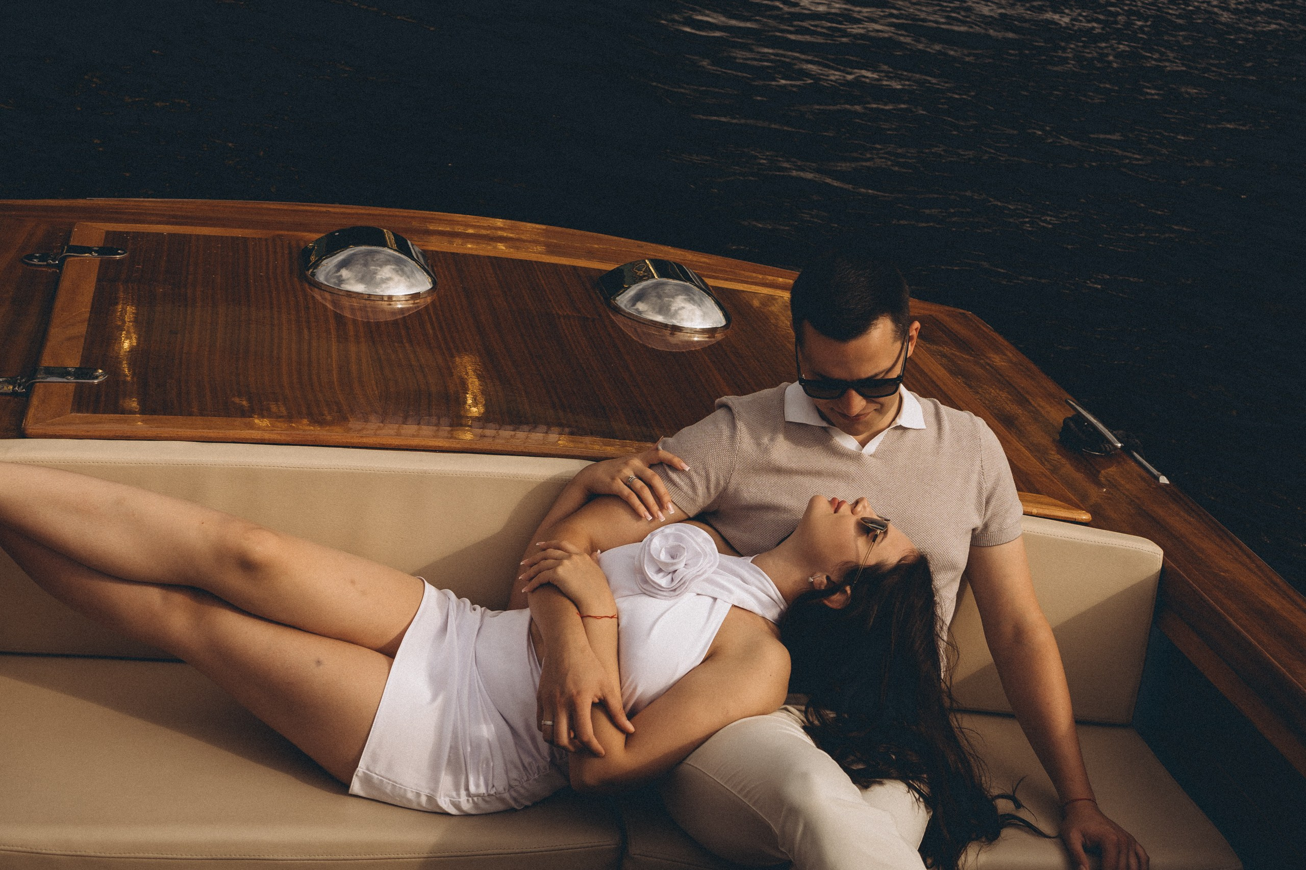 СВАДЕНБНАЯ СЬЕМКА НА КАТЕРЕ ПО КАНАЛАМ САНКТ-ПЕТЕРБУРГА И В АКВАТОРИИ НЕВЫ. Профессиональный фотограф, Санкт-Петербург — Виктория Богомолова