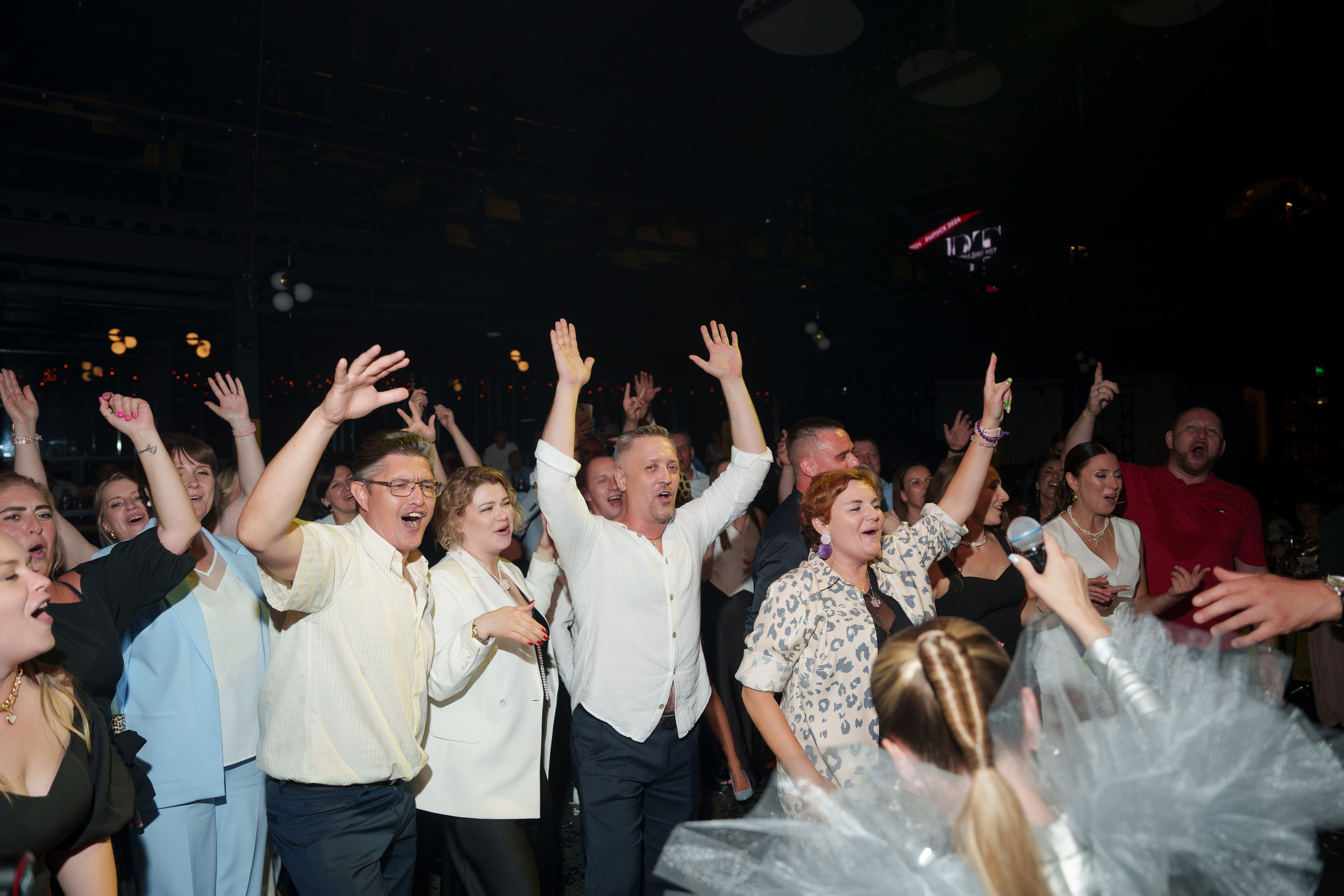 Выпускной Гимназия 7. Свадебный и репортажный фотограф Элина Козырьянова