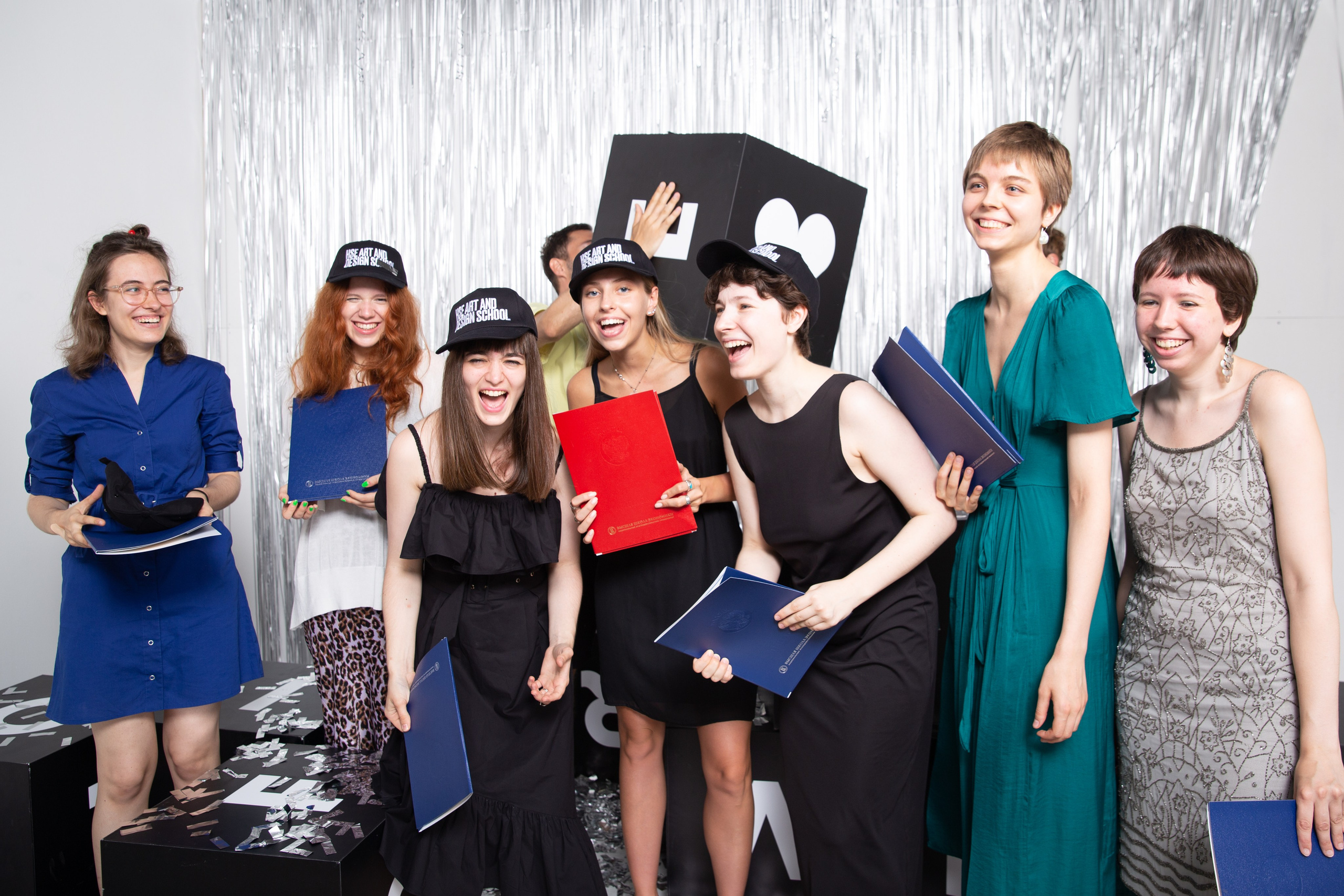 Вручение дипломов ❘ HSE. Фотограф Полина Треногина