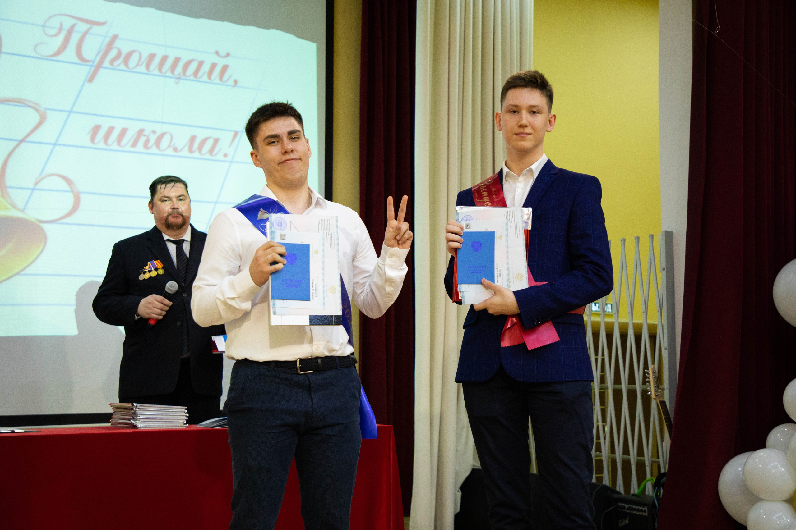 Вручение аттестатов. Репортажный фотограф Виктория Чорба